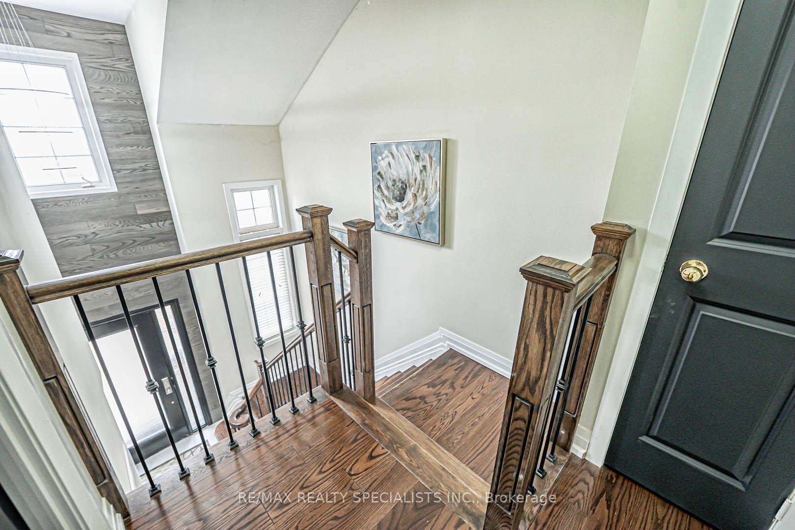 Photo 20 of 28 Brentcliff Drive, Brampton, Fletcher's Meadow — HOMEH