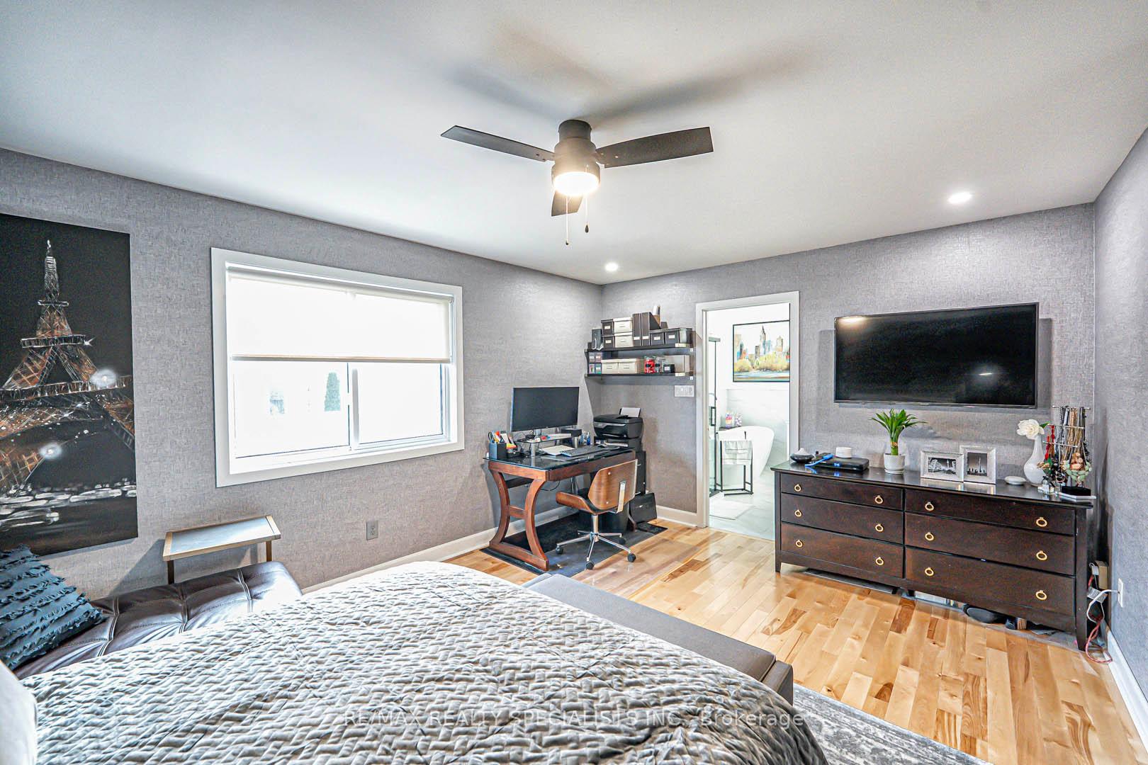 Photo 18 of 28 Brentcliff Drive, Brampton, Fletcher's Meadow — HOMEH