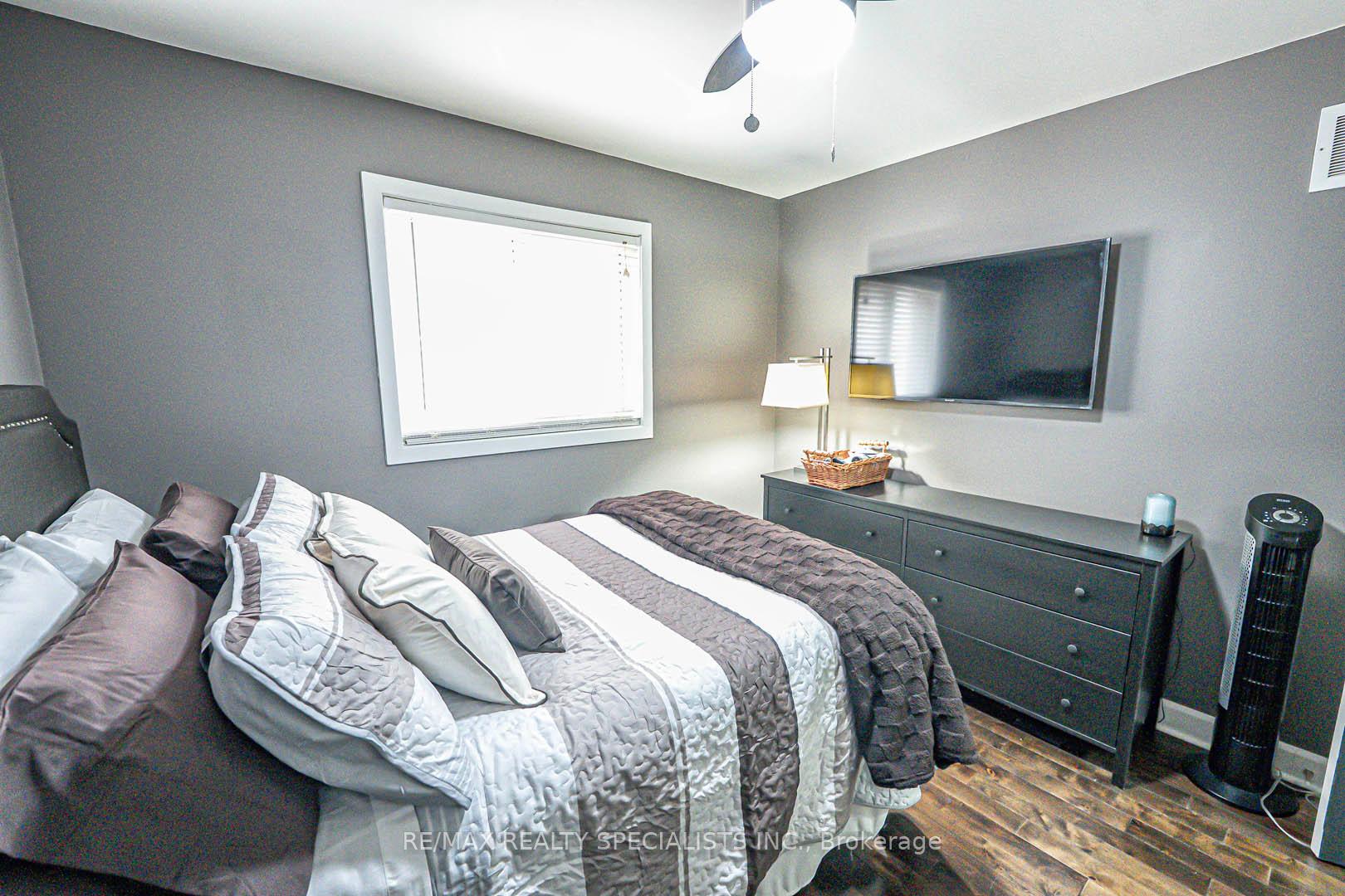 Photo 23 of 28 Brentcliff Drive, Brampton, Fletcher's Meadow — HOMEH