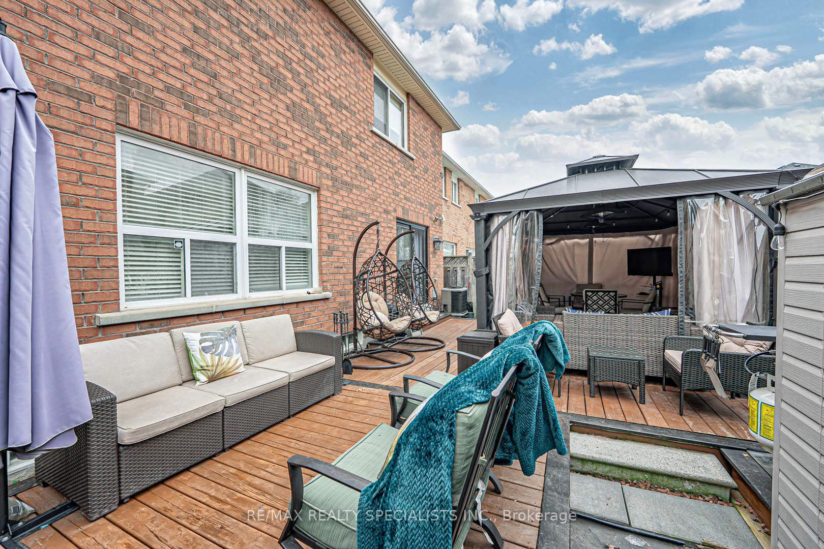 Photo 46 of 28 Brentcliff Drive, Brampton, Fletcher's Meadow — HOMEH