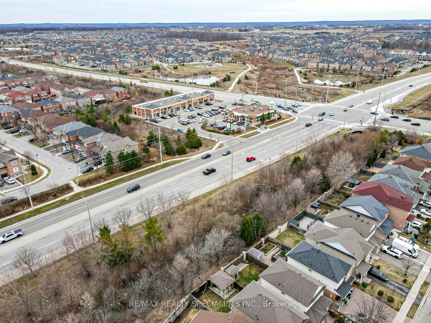 Photo 47 of 28 Brentcliff Drive, Brampton, Fletcher's Meadow — HOMEH