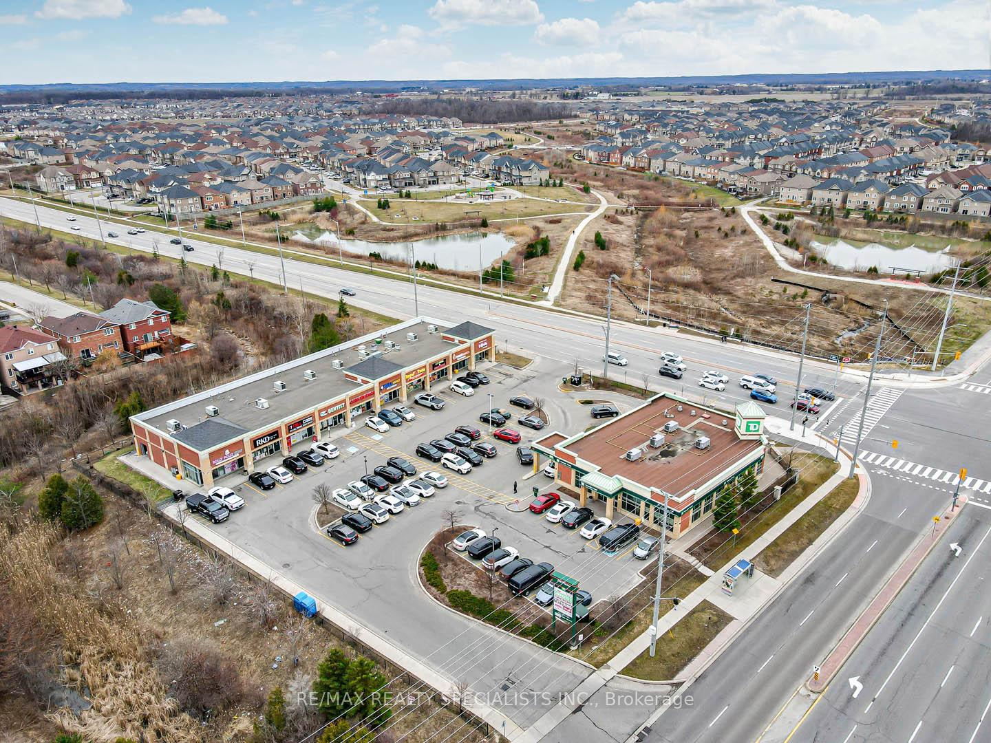 Photo 41 of 28 Brentcliff Drive, Brampton, Fletcher's Meadow — HOMEH