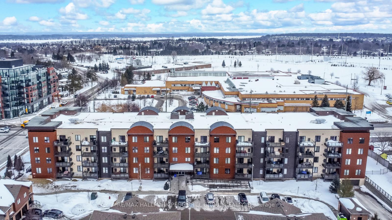 Photo 10 of Unit 309, 720 Yonge Street, Barrie, Painswick South — HOMEH