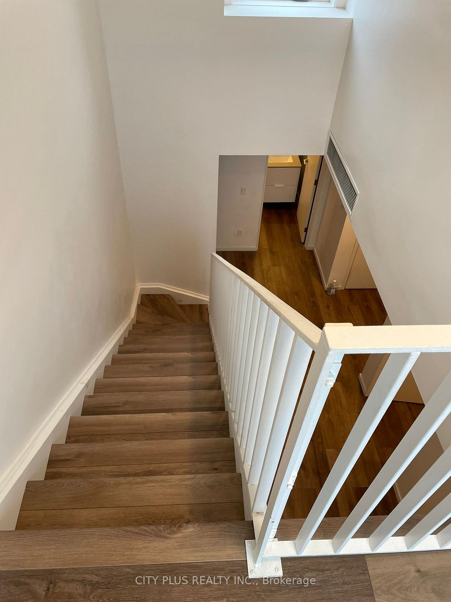 Photo 6 of Unit 301, 377 Broadview Avenue, Toronto, North Riverdale — HOMEH