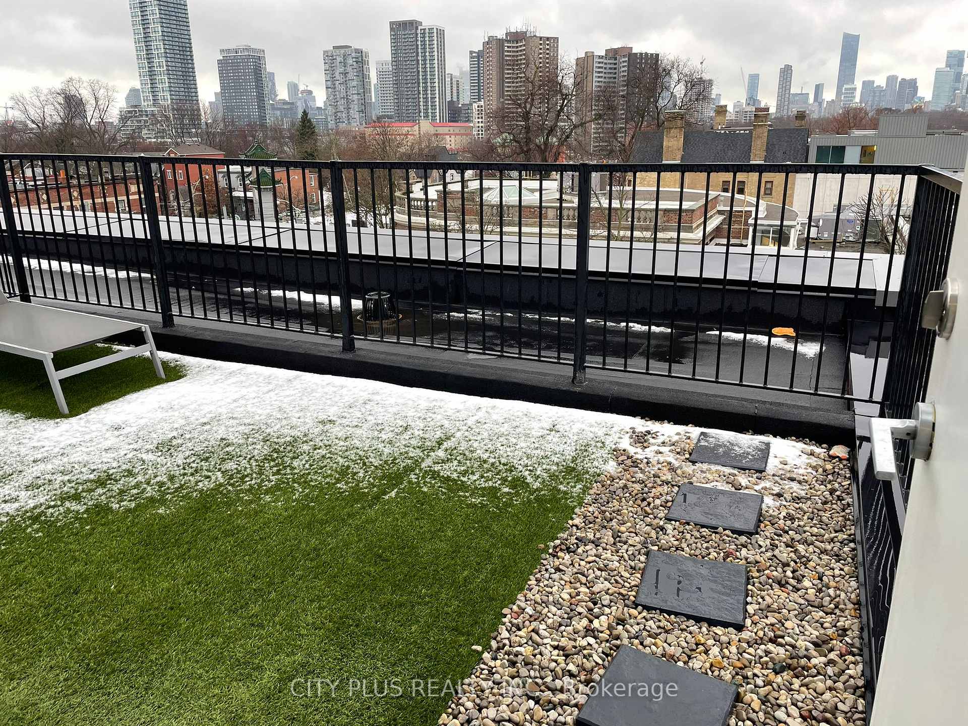 Photo 10 of Unit 301, 377 Broadview Avenue, Toronto, North Riverdale — HOMEH