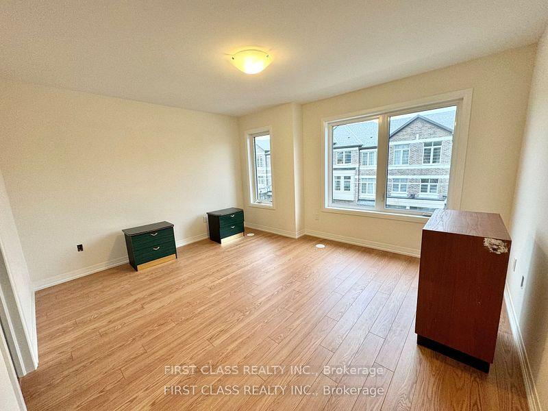 Photo 3 of 6 Sissons Way, Markham, Box Grove — HOMEH