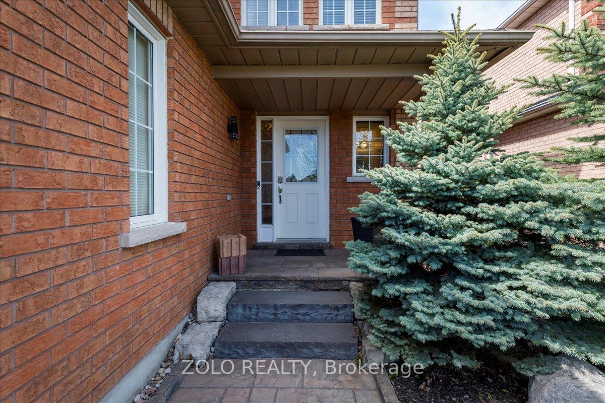 Photo 3 of 12 catherine Drive, Barrie, Painswick South — HOMEH