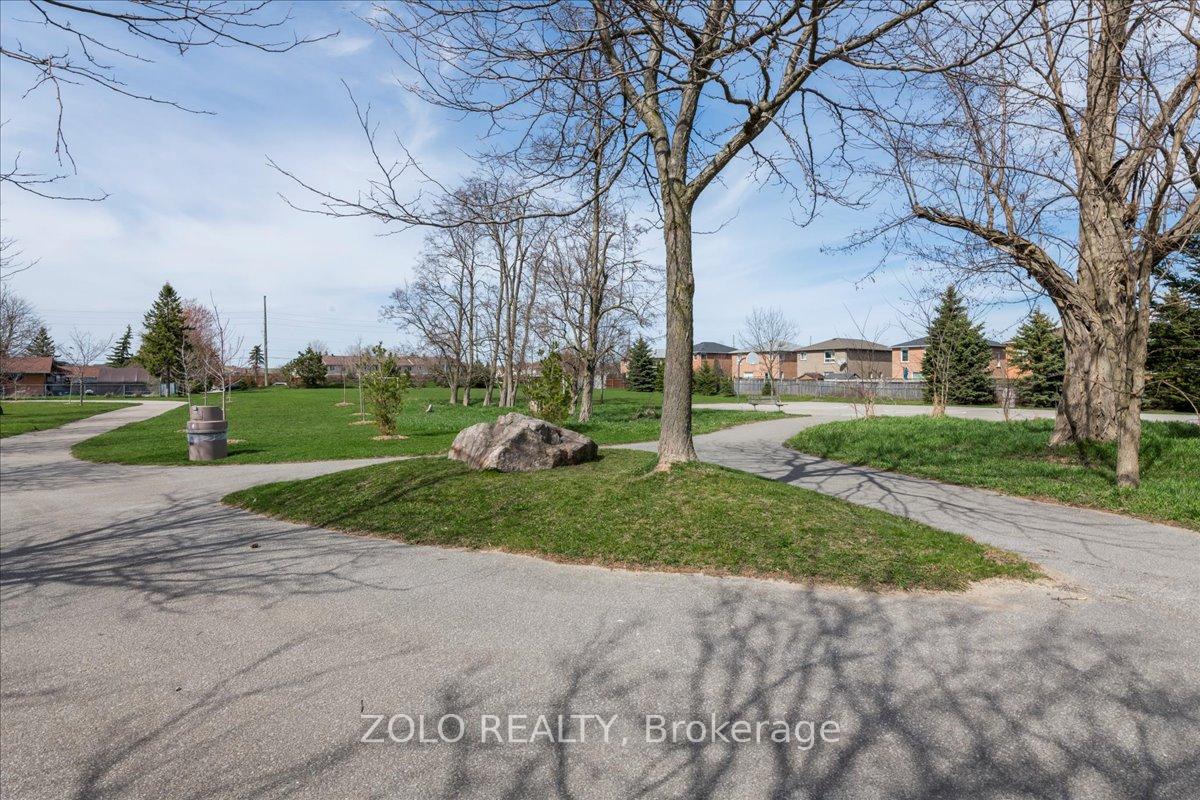 Photo 32 of 12 catherine Drive, Barrie, Painswick South — HOMEH