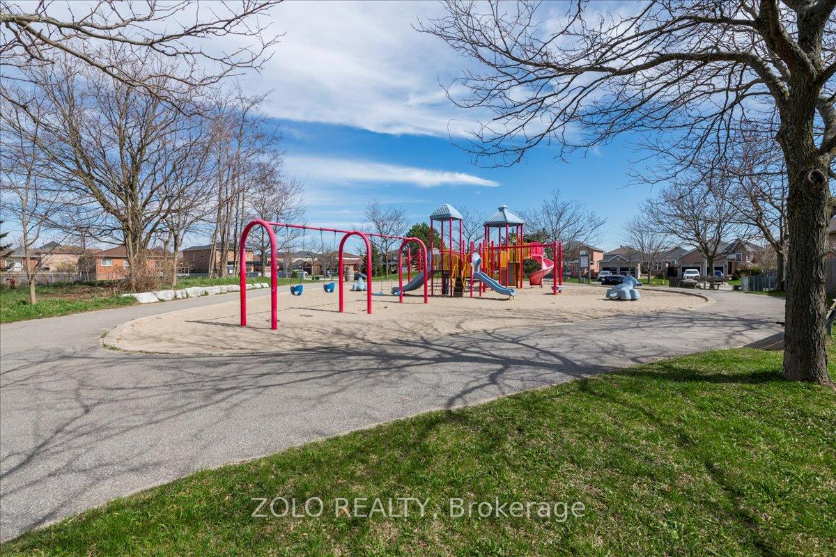 Photo 30 of 12 catherine Drive, Barrie, Painswick South — HOMEH