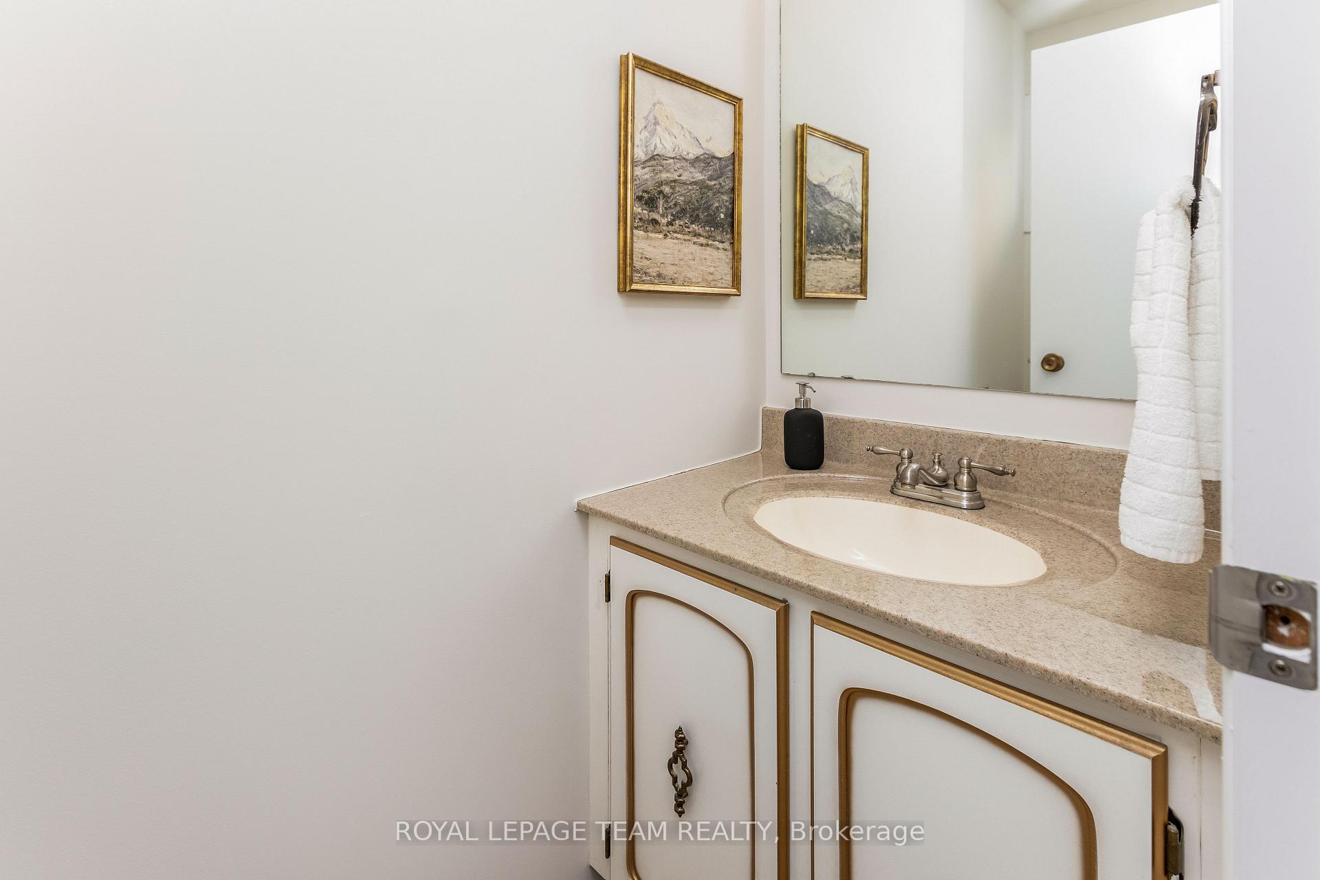 Photo 9 of 38 Riding Way, Ottawa, Kanata - Bridlewood — HOMEH