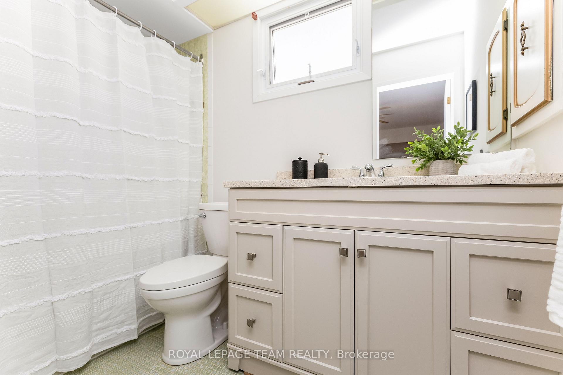 Photo 28 of 38 Riding Way, Ottawa, Kanata - Bridlewood — HOMEH