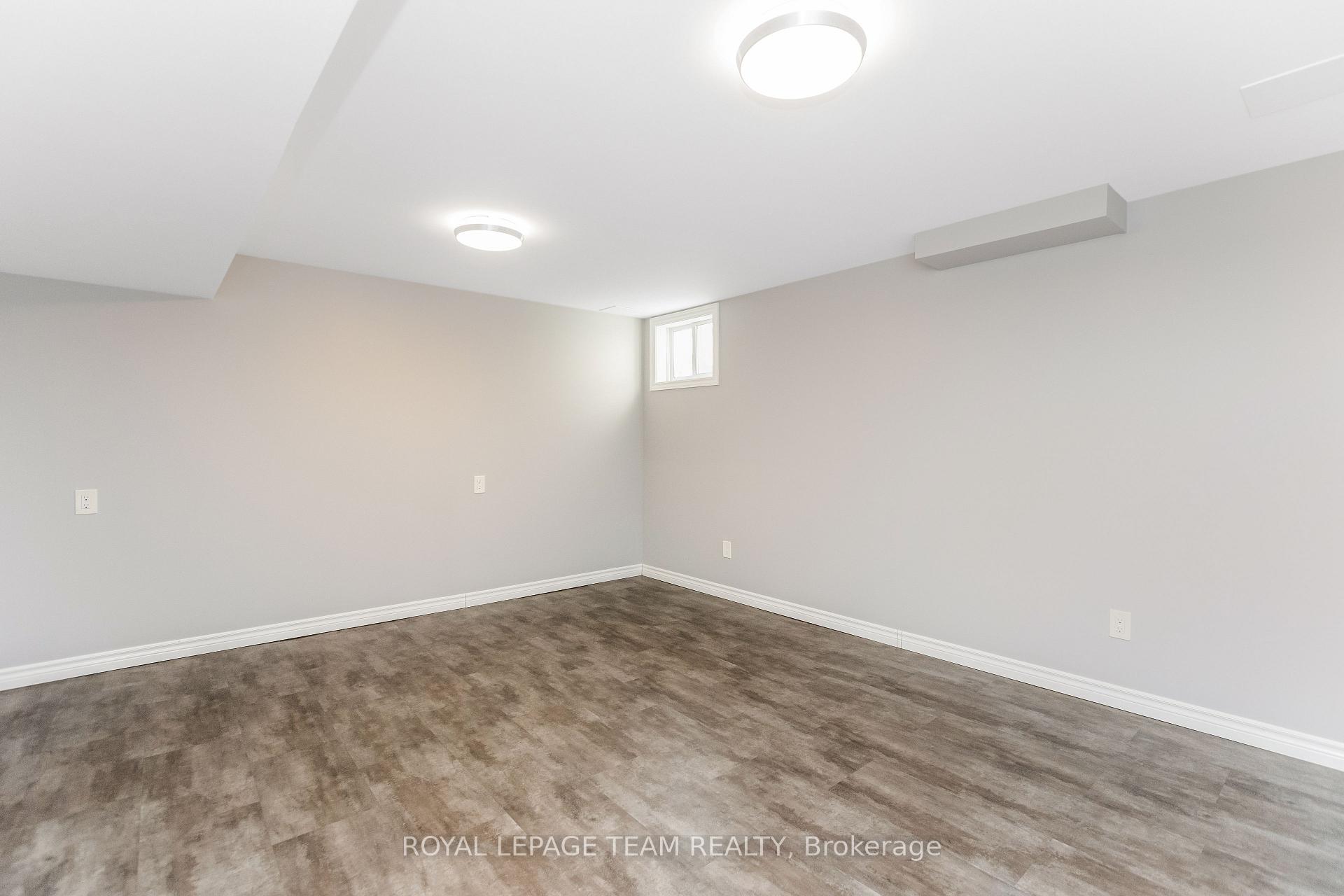Photo 21 of 38 Riding Way, Ottawa, Kanata - Bridlewood — HOMEH