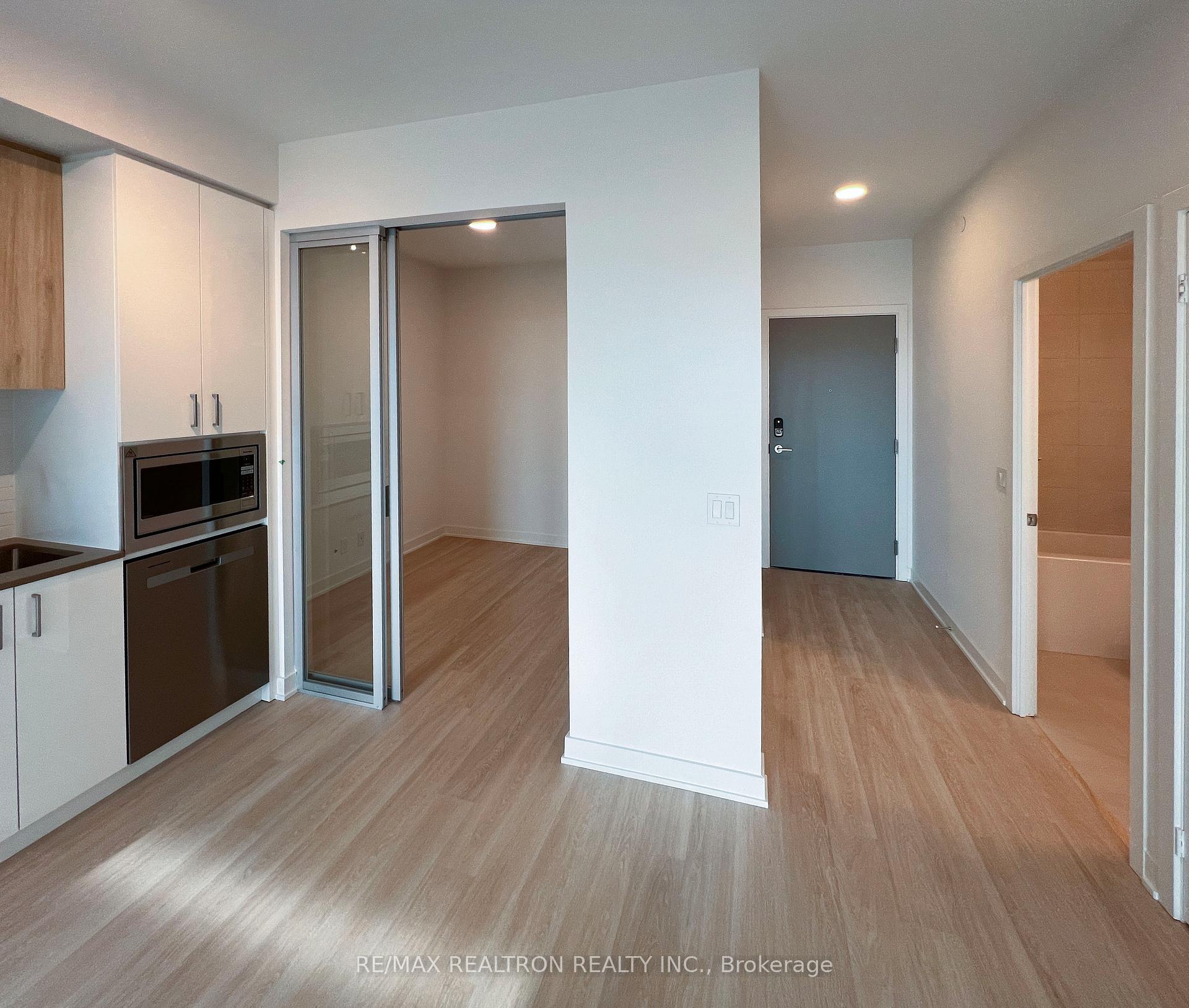 Photo 3 of Unit A1603, 30 Upper Mall Way, Vaughan, Brownridge — HOMEH
