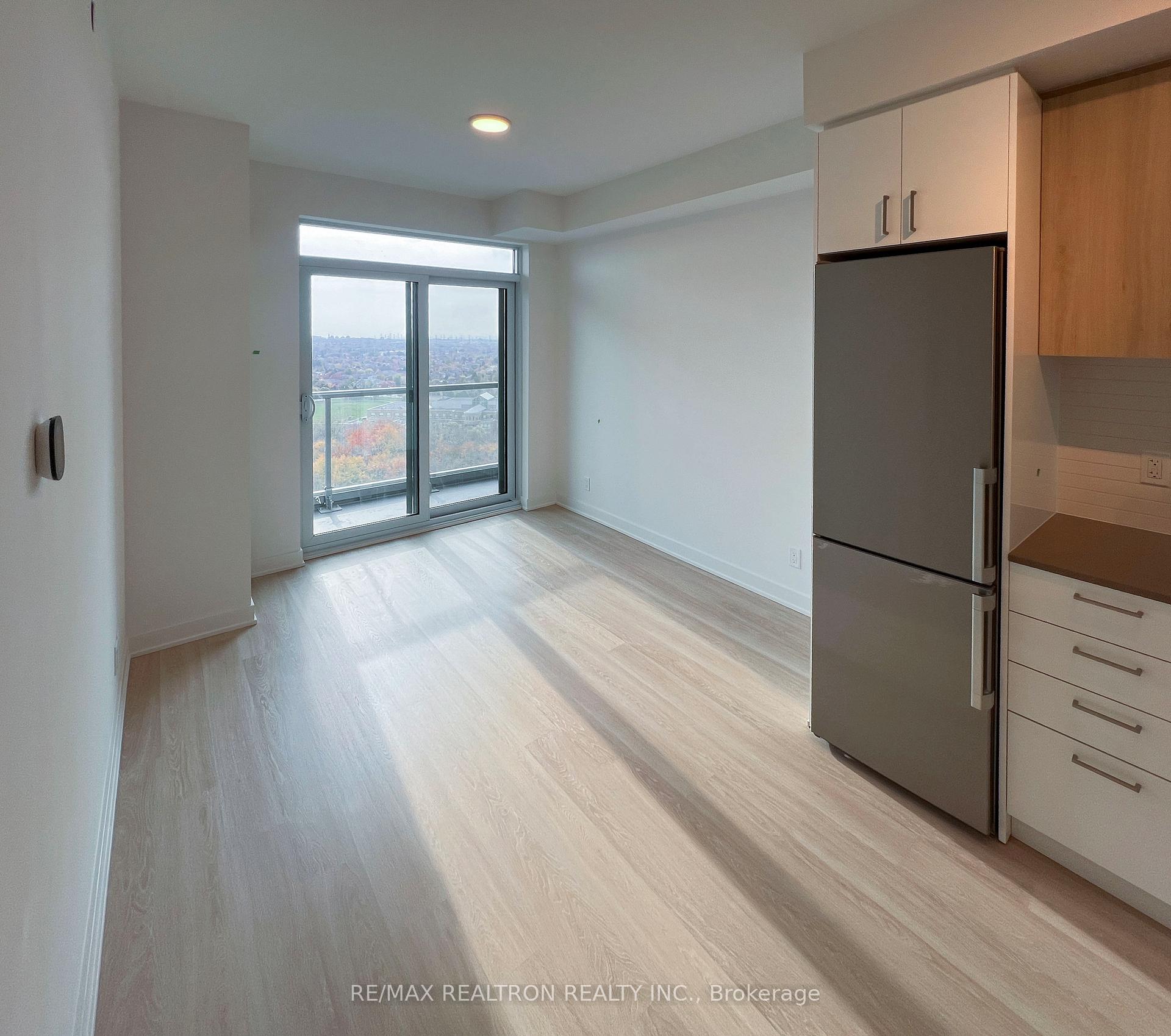 Photo 6 of Unit A1603, 30 Upper Mall Way, Vaughan, Brownridge — HOMEH