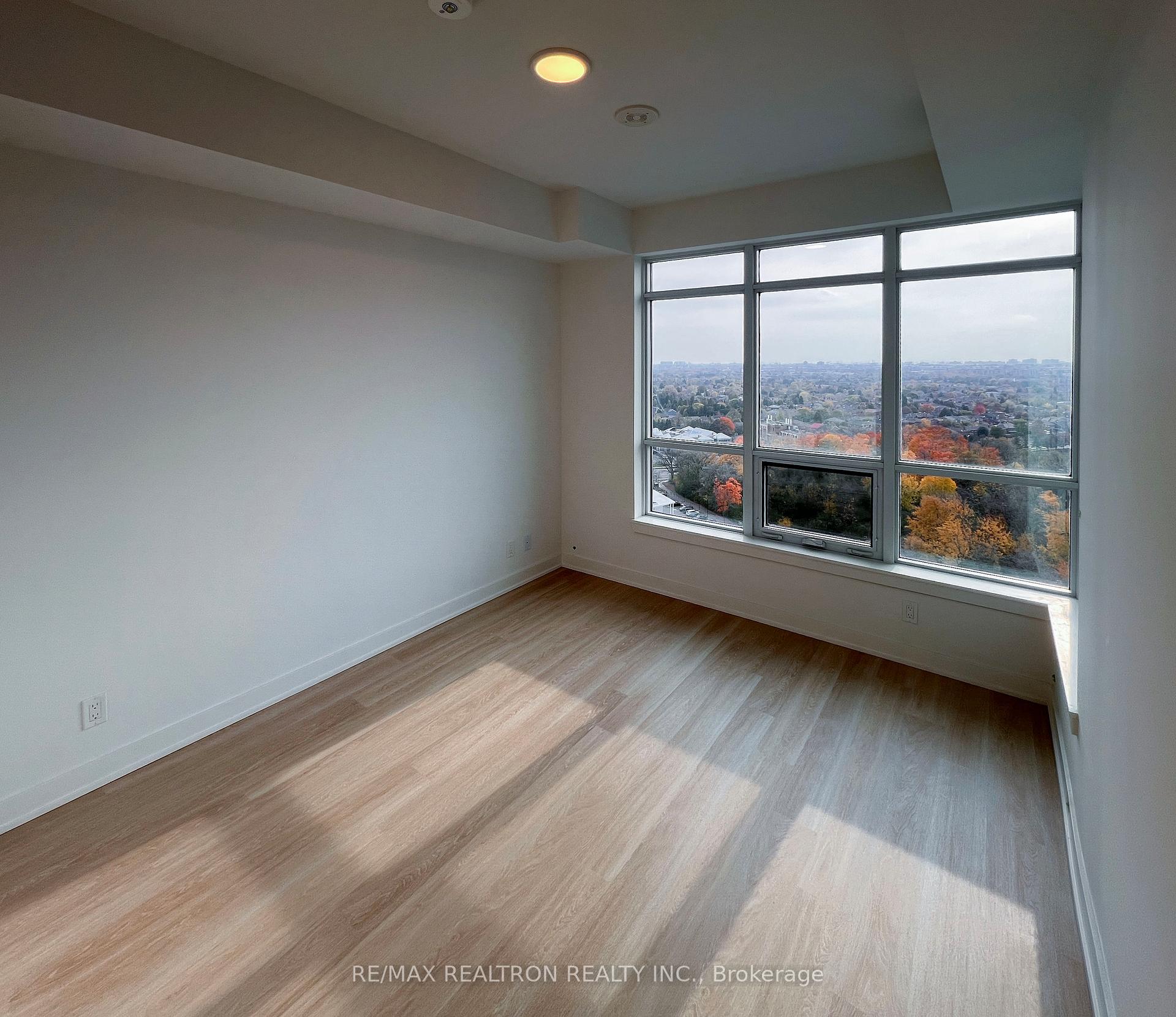 Photo 11 of Unit A1603, 30 Upper Mall Way, Vaughan, Brownridge — HOMEH