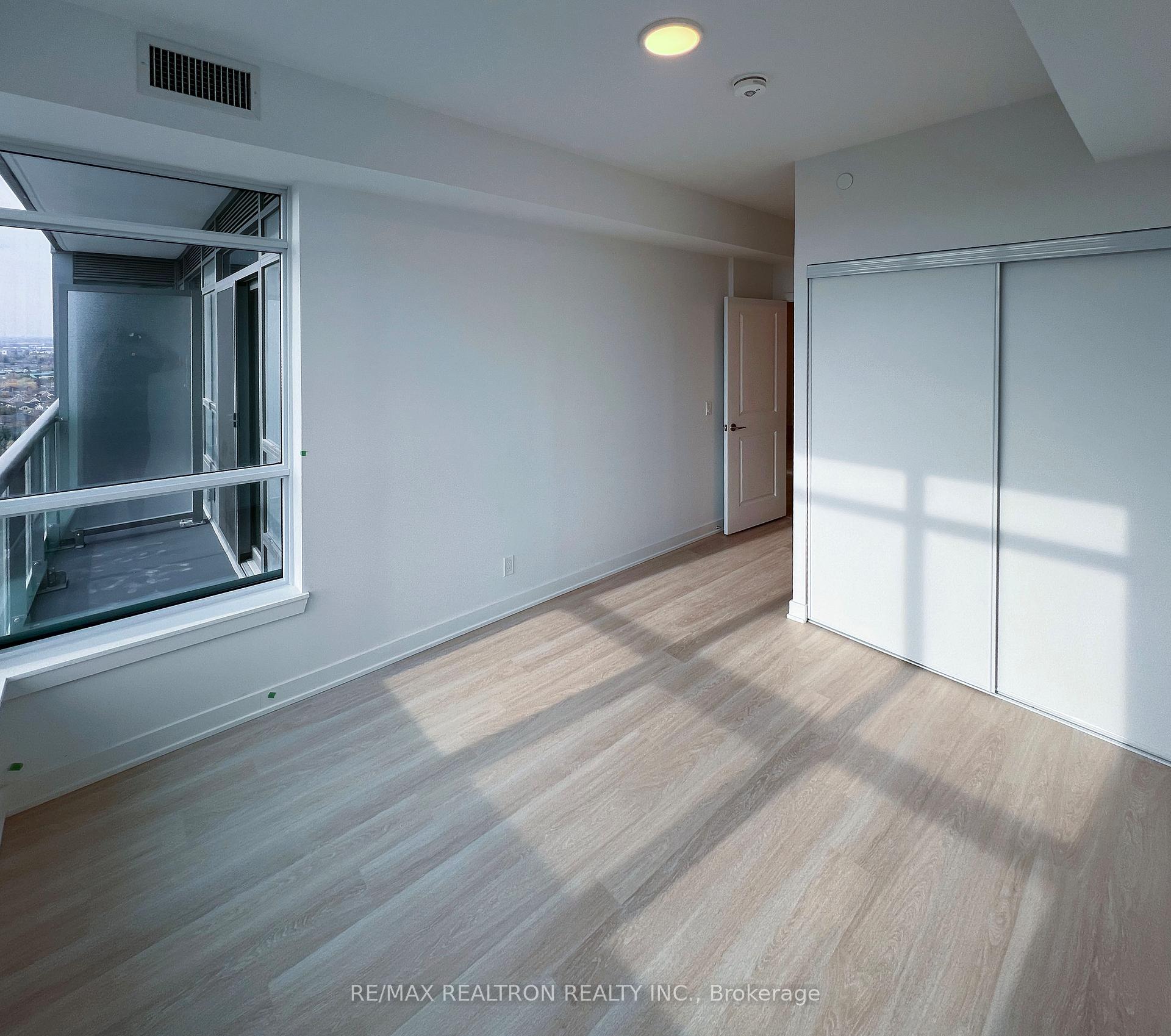 Photo 10 of Unit A1603, 30 Upper Mall Way, Vaughan, Brownridge — HOMEH