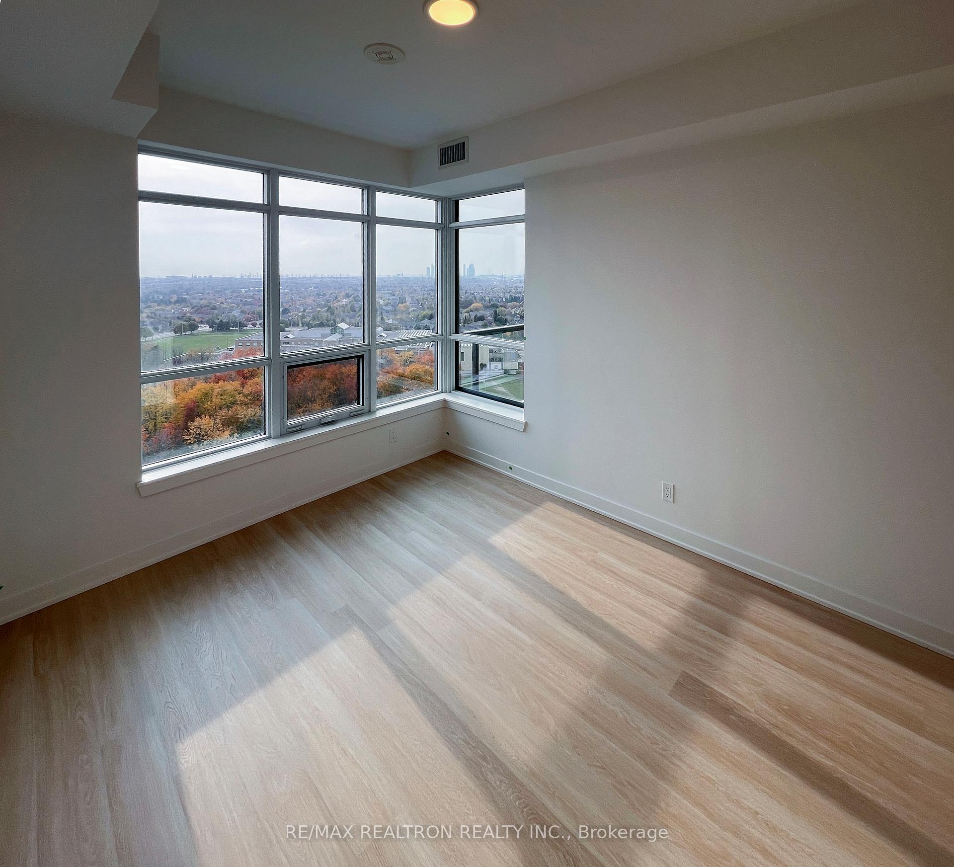 Photo 17 of Unit A1603, 30 Upper Mall Way, Vaughan, Brownridge — HOMEH