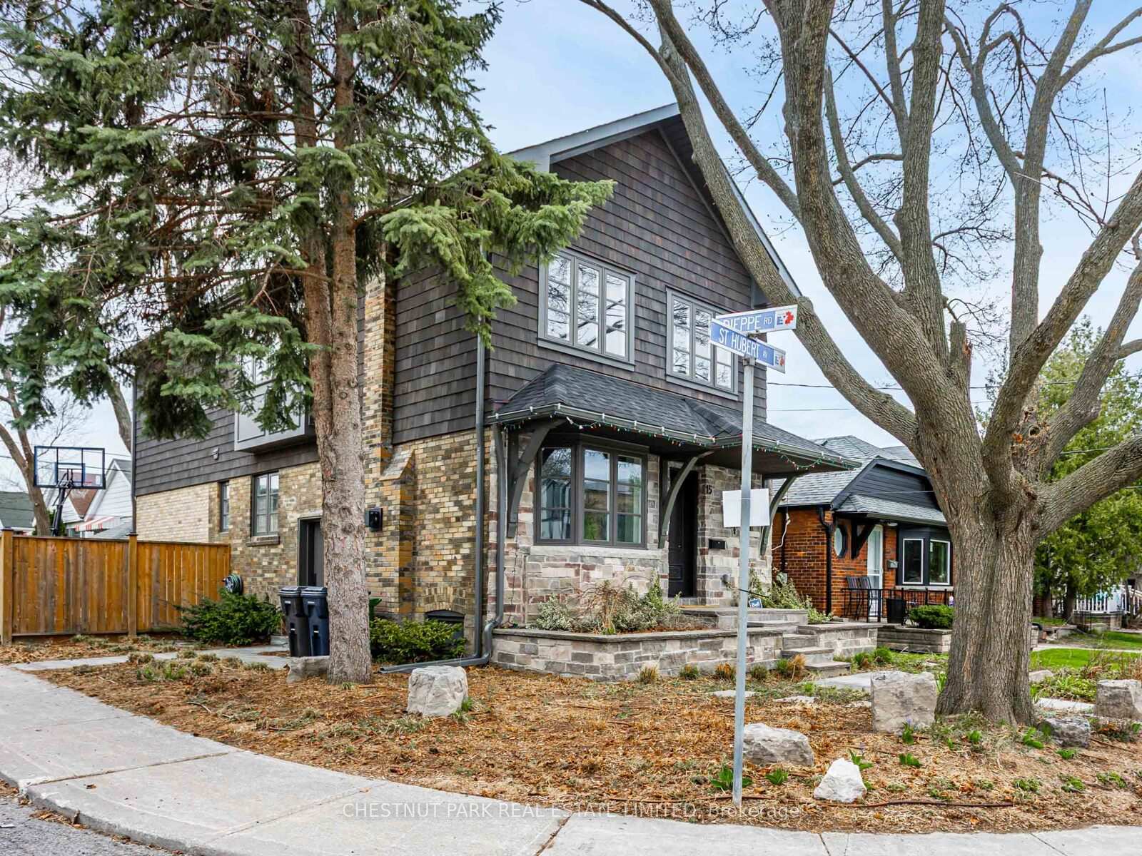 Photo 3 of 15 St Hubert Avenue, Toronto, Danforth Village-East York — HOMEH