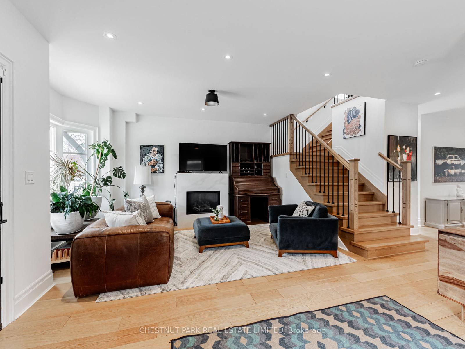 Photo 12 of 15 St Hubert Avenue, Toronto, Danforth Village-East York — HOMEH