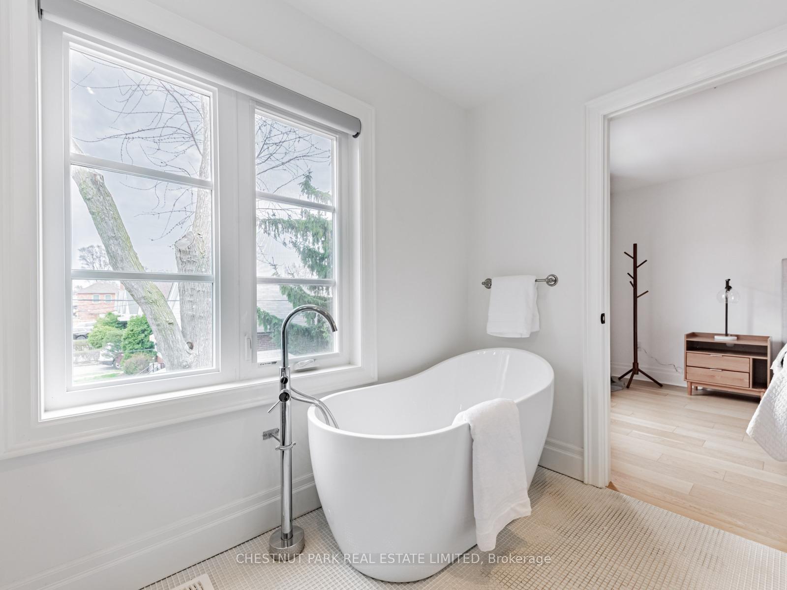 Photo 18 of 15 St Hubert Avenue, Toronto, Danforth Village-East York — HOMEH