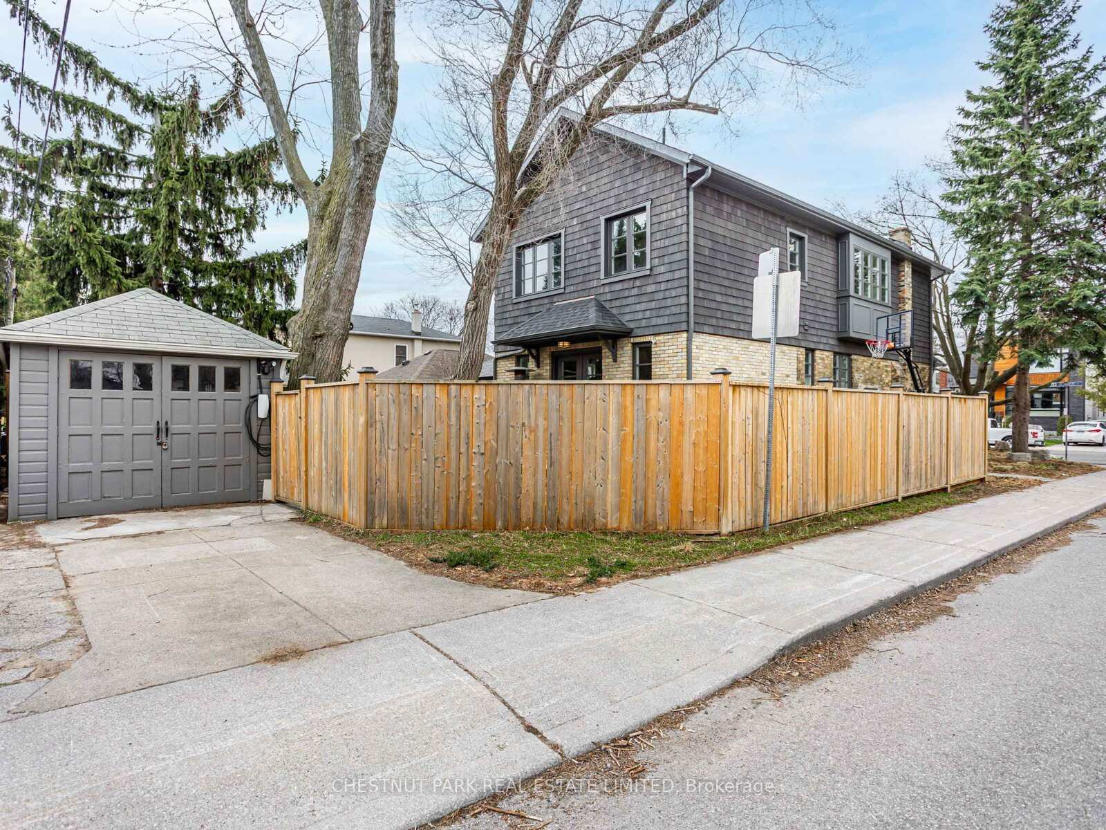 Photo 33 of 15 St Hubert Avenue, Toronto, Danforth Village-East York — HOMEH