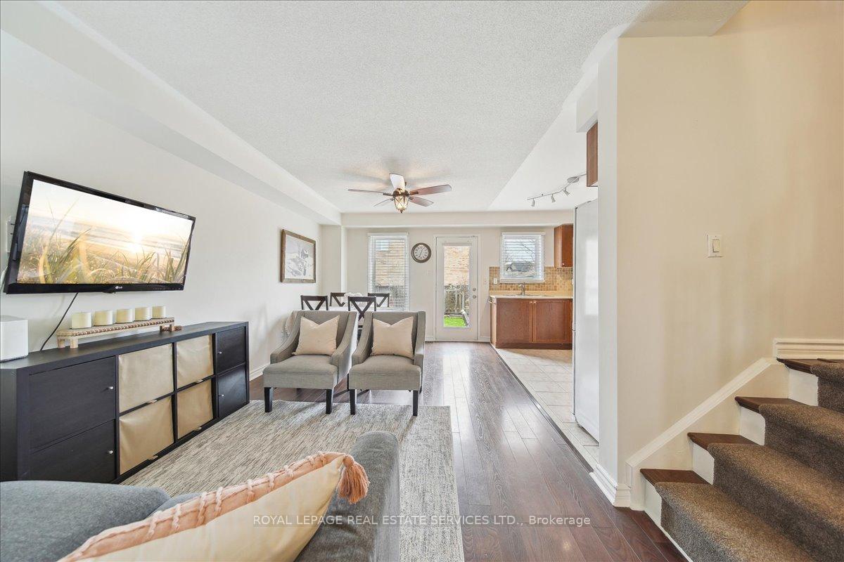 Photo 11 of 83 Crystal Glen Crescent, Brampton, Credit Valley — HOMEH