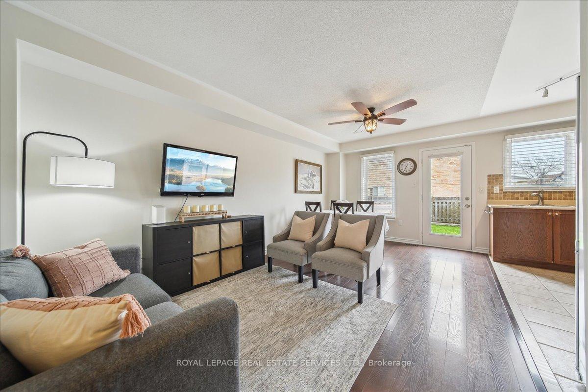 Photo 16 of 83 Crystal Glen Crescent, Brampton, Credit Valley — HOMEH
