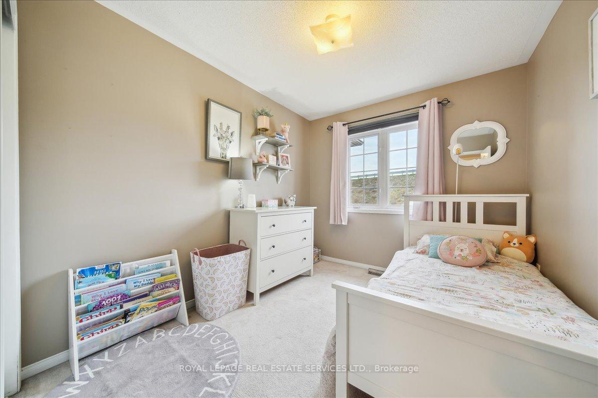 Photo 15 of 83 Crystal Glen Crescent, Brampton, Credit Valley — HOMEH