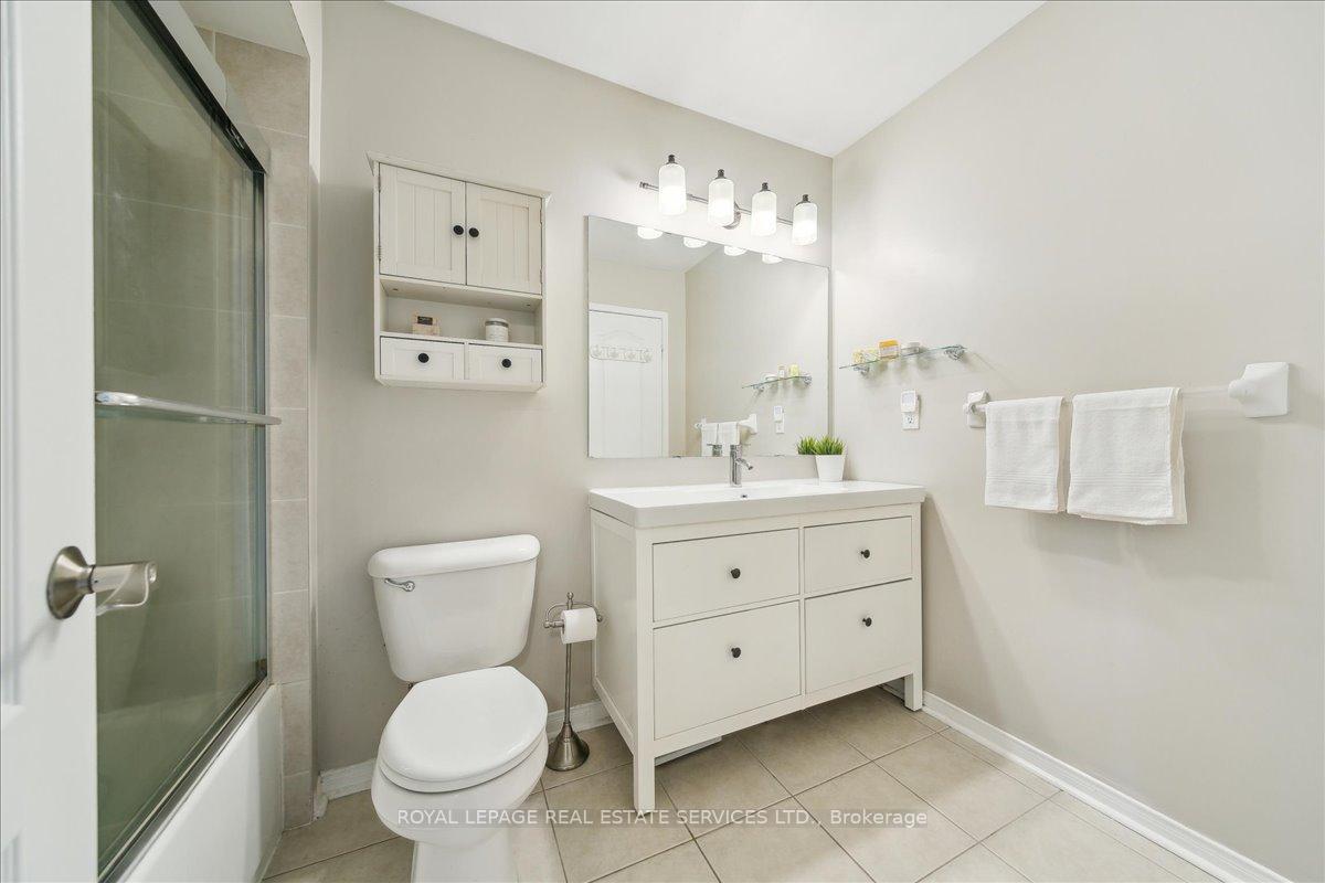 Photo 39 of 83 Crystal Glen Crescent, Brampton, Credit Valley — HOMEH