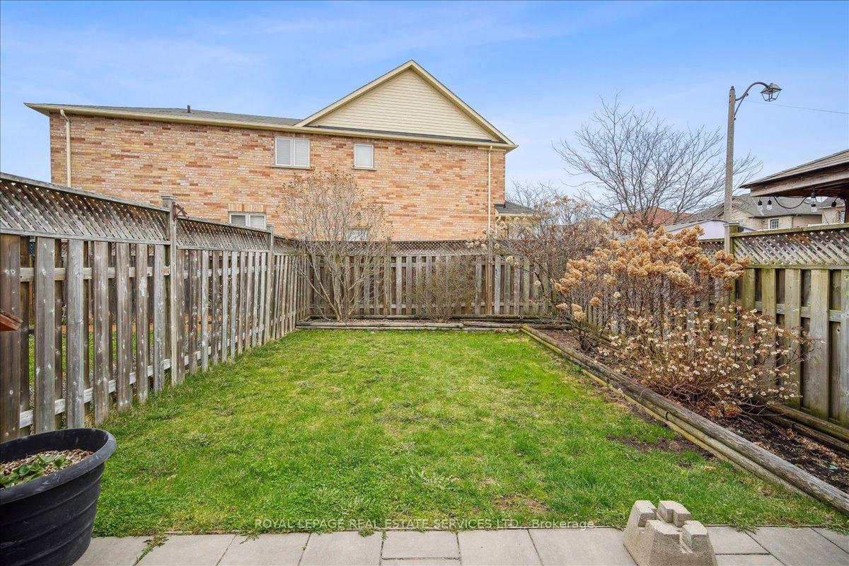 Photo 31 of 83 Crystal Glen Crescent, Brampton, Credit Valley — HOMEH