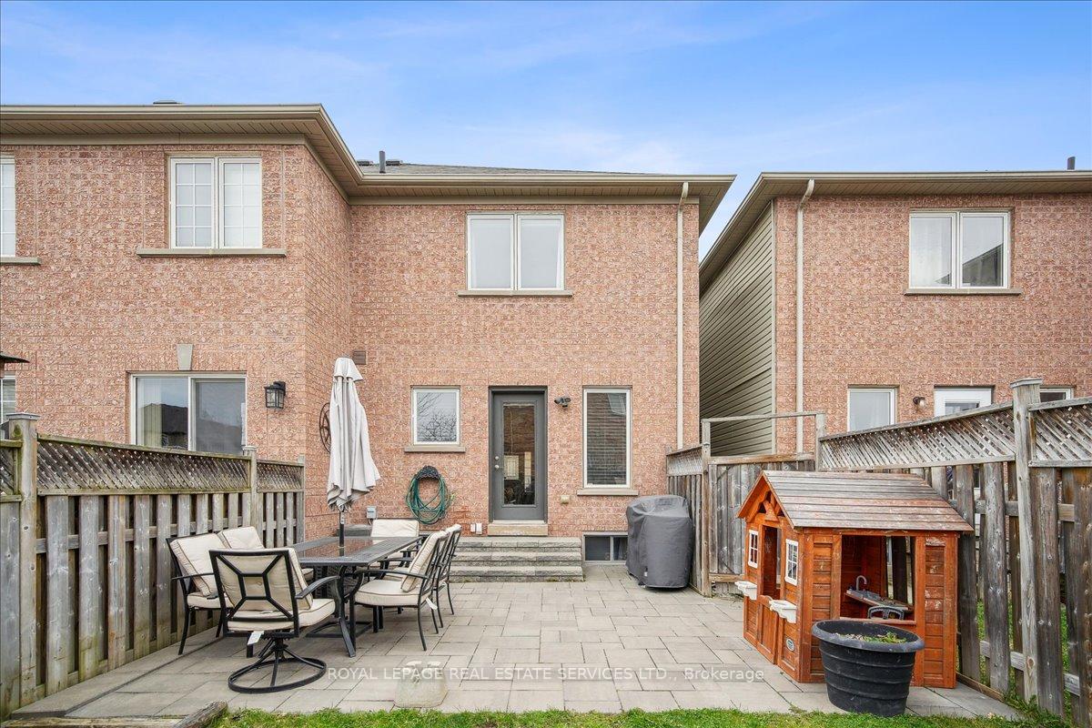 Photo 32 of 83 Crystal Glen Crescent, Brampton, Credit Valley — HOMEH