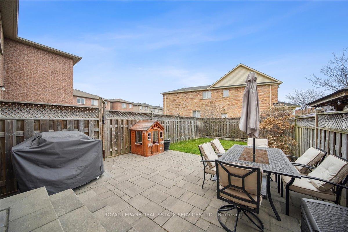 Photo 18 of 83 Crystal Glen Crescent, Brampton, Credit Valley — HOMEH