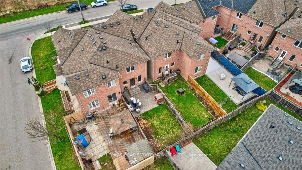 Photo 34 of 83 Crystal Glen Crescent, Brampton, Credit Valley — HOMEH
