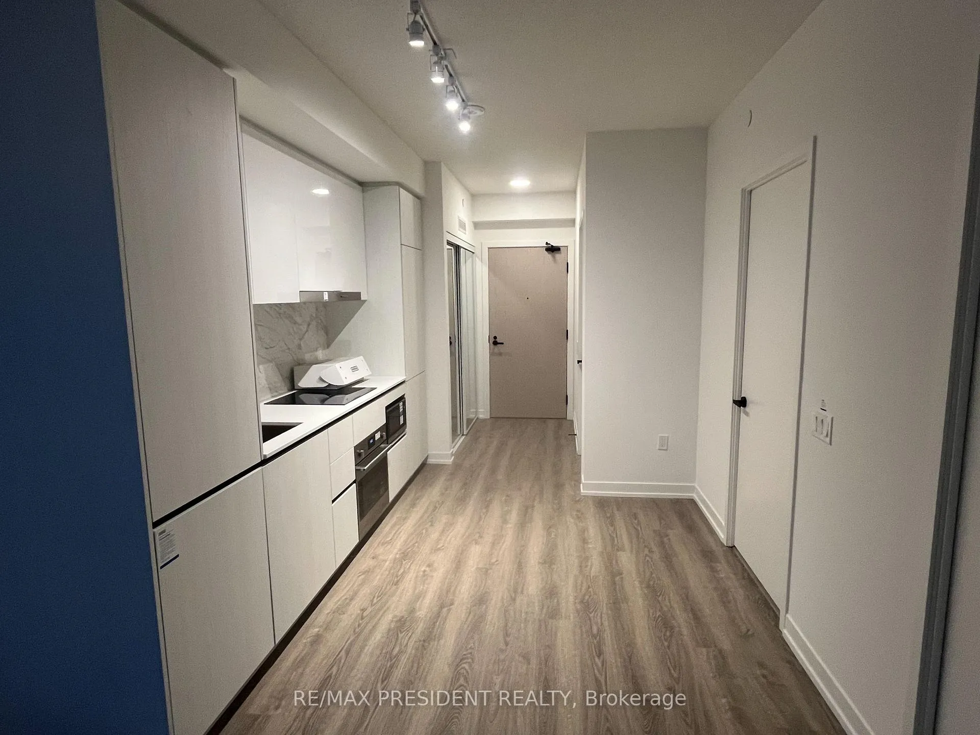 Photo 9 of Unit 4110, 8 Interchange Way, Vaughan, Vaughan Corporate Centre — HOMEH