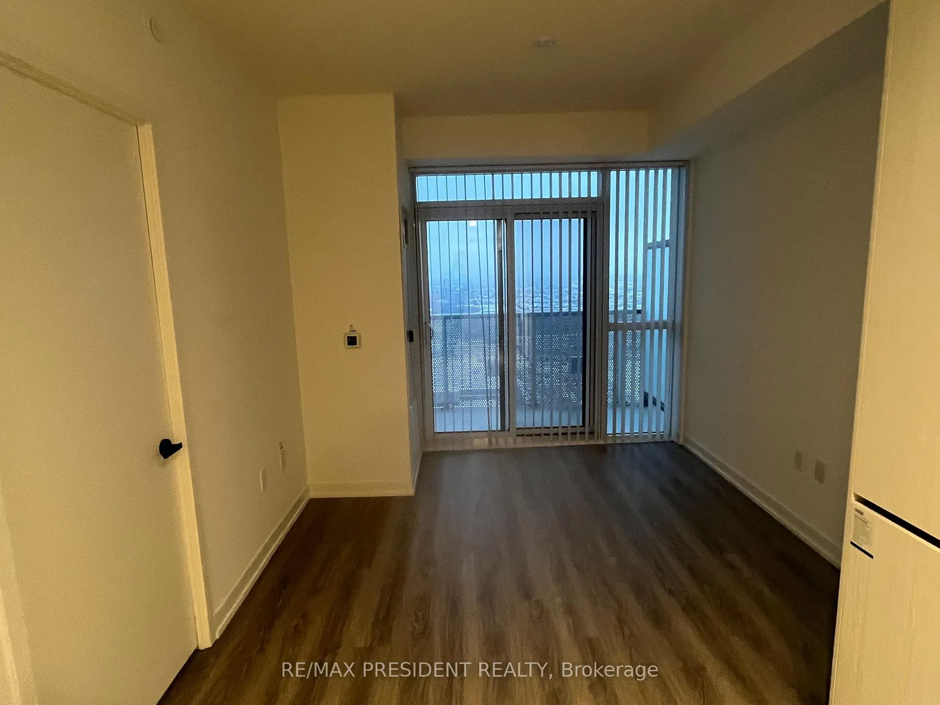 Photo 11 of Unit 4110, 8 Interchange Way, Vaughan, Vaughan Corporate Centre — HOMEH