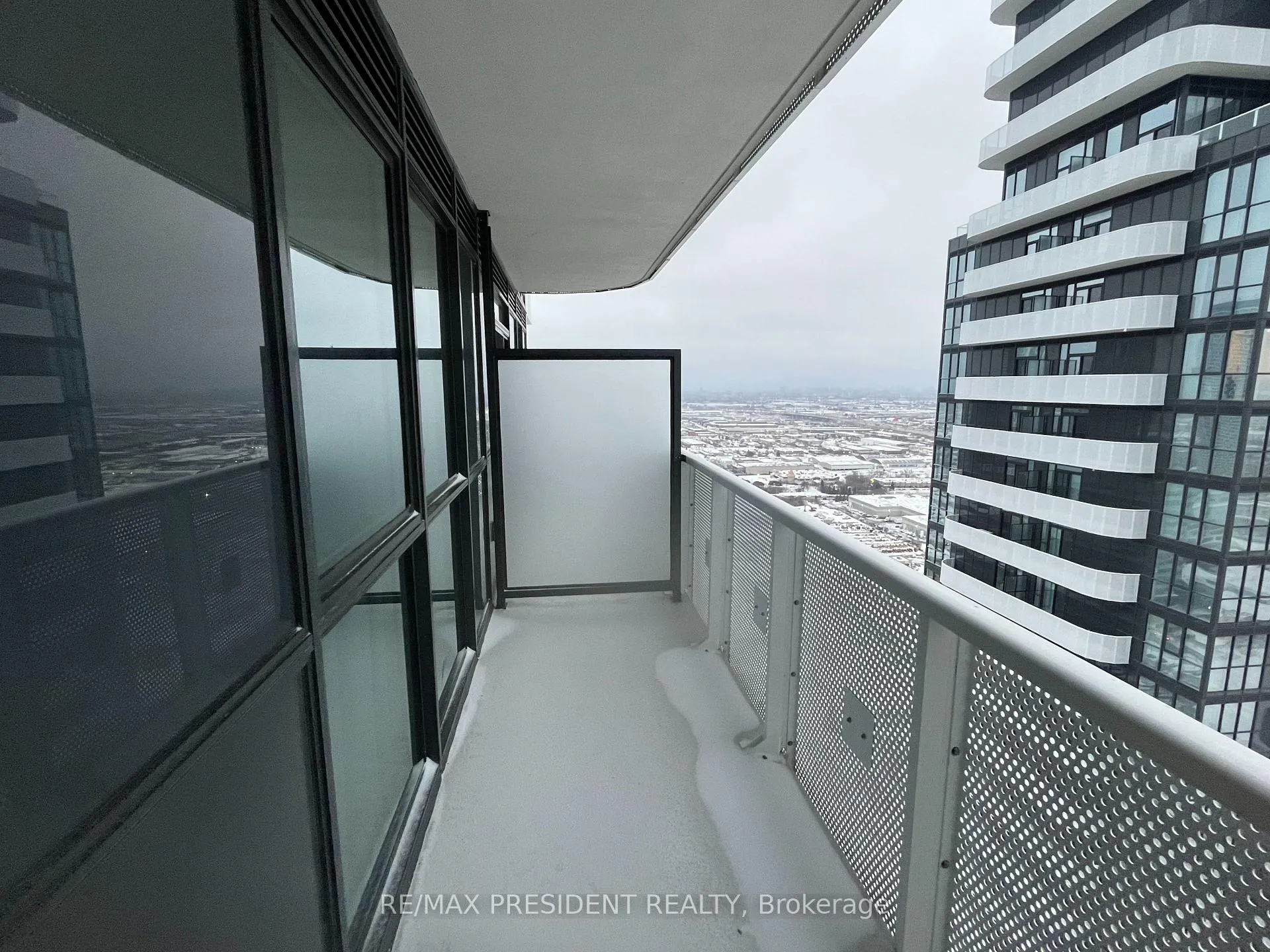 Photo 19 of Unit 4110, 8 Interchange Way, Vaughan, Vaughan Corporate Centre — HOMEH