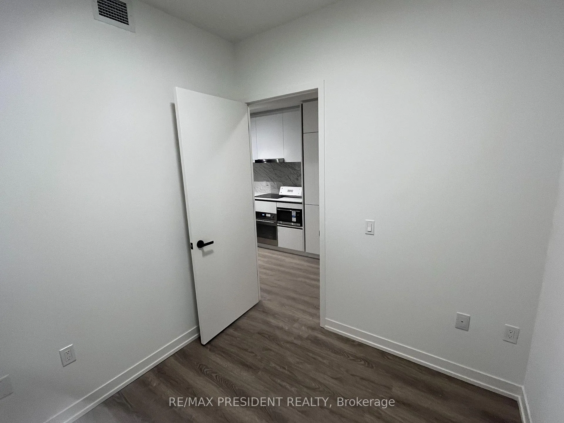 Photo 23 of Unit 4110, 8 Interchange Way, Vaughan, Vaughan Corporate Centre — HOMEH