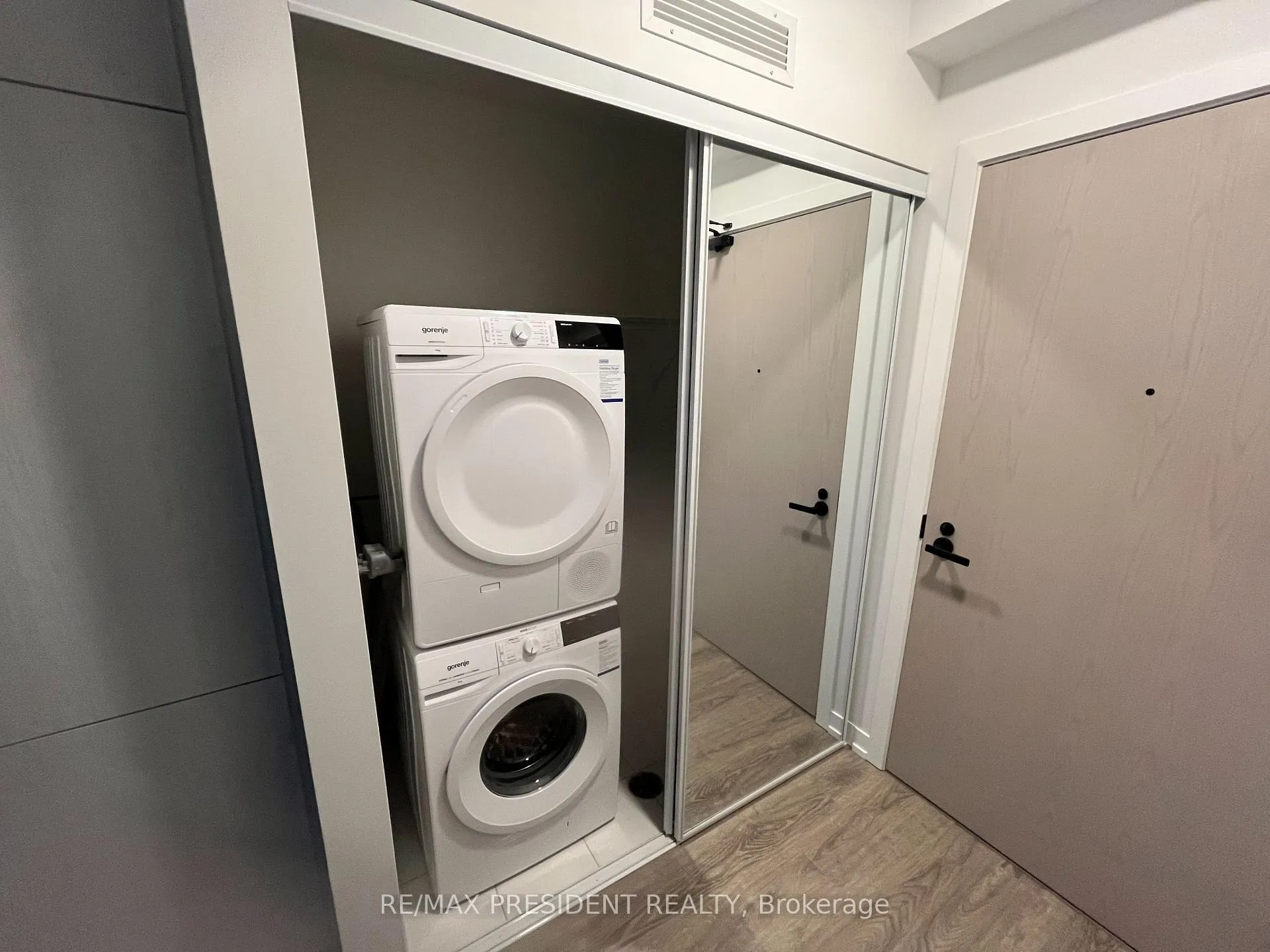 Photo 27 of Unit 4110, 8 Interchange Way, Vaughan, Vaughan Corporate Centre — HOMEH