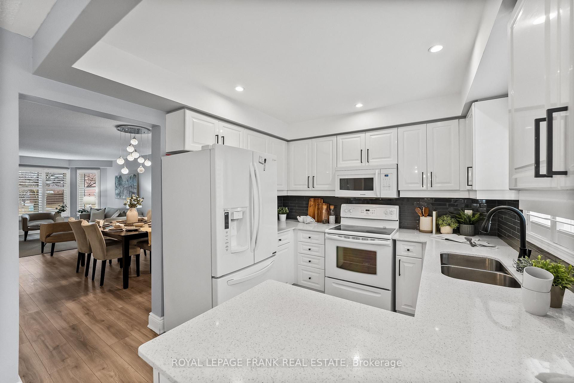 Photo 8 of 36 Kershaw Street, Clarington, Bowmanville — HOMEH
