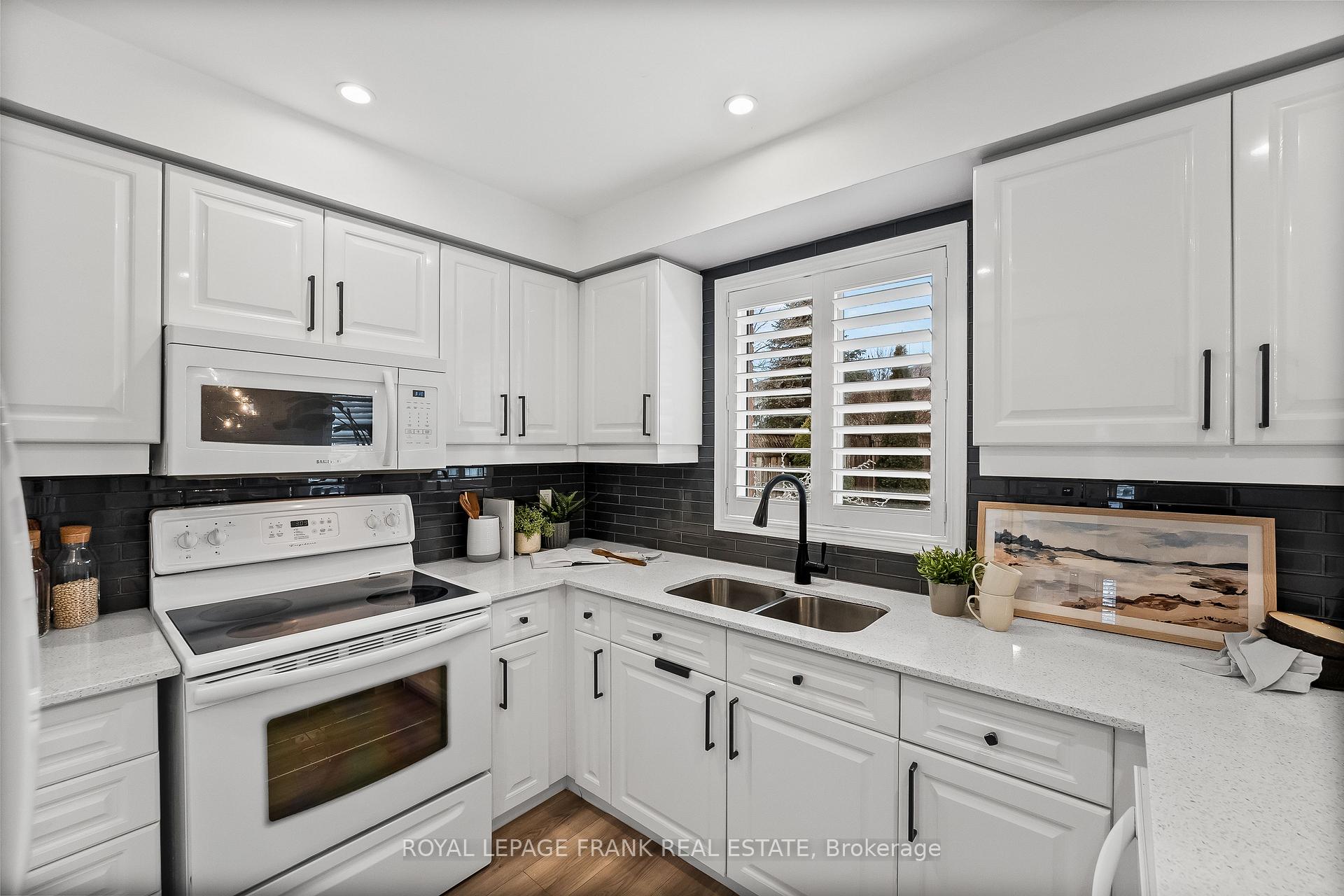Photo 16 of 36 Kershaw Street, Clarington, Bowmanville — HOMEH