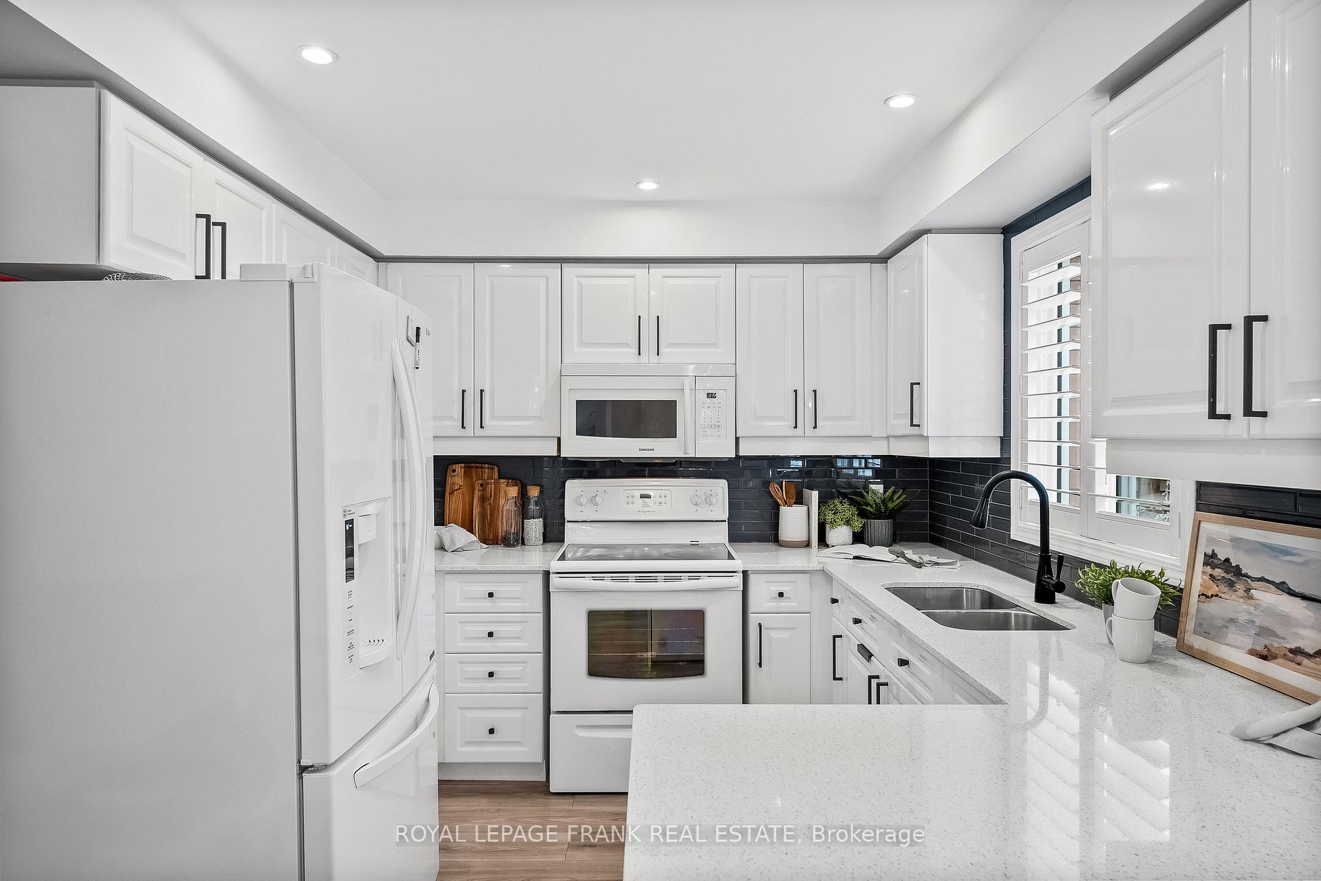 Photo 10 of 36 Kershaw Street, Clarington, Bowmanville — HOMEH