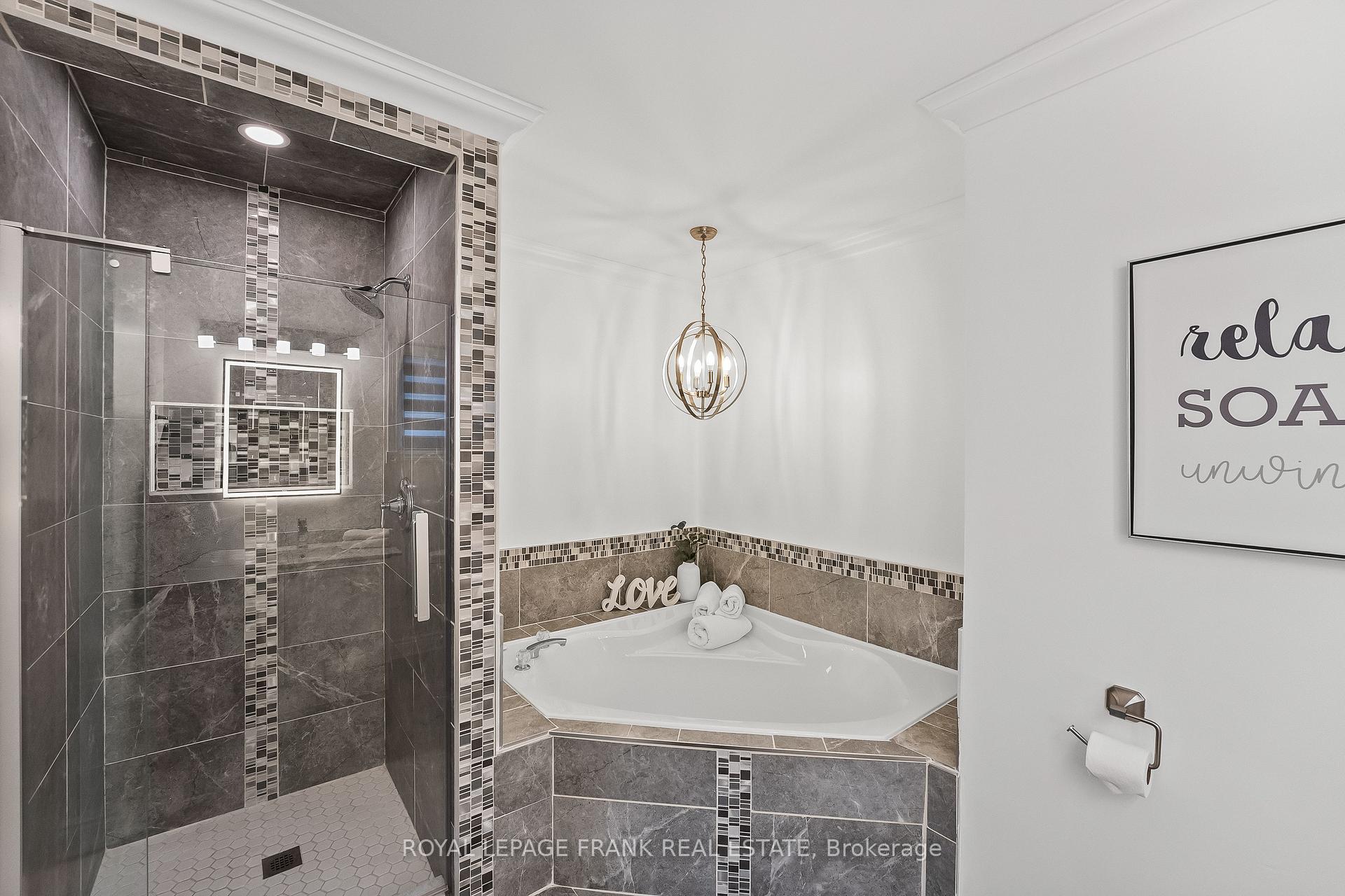 Photo 9 of 36 Kershaw Street, Clarington, Bowmanville — HOMEH