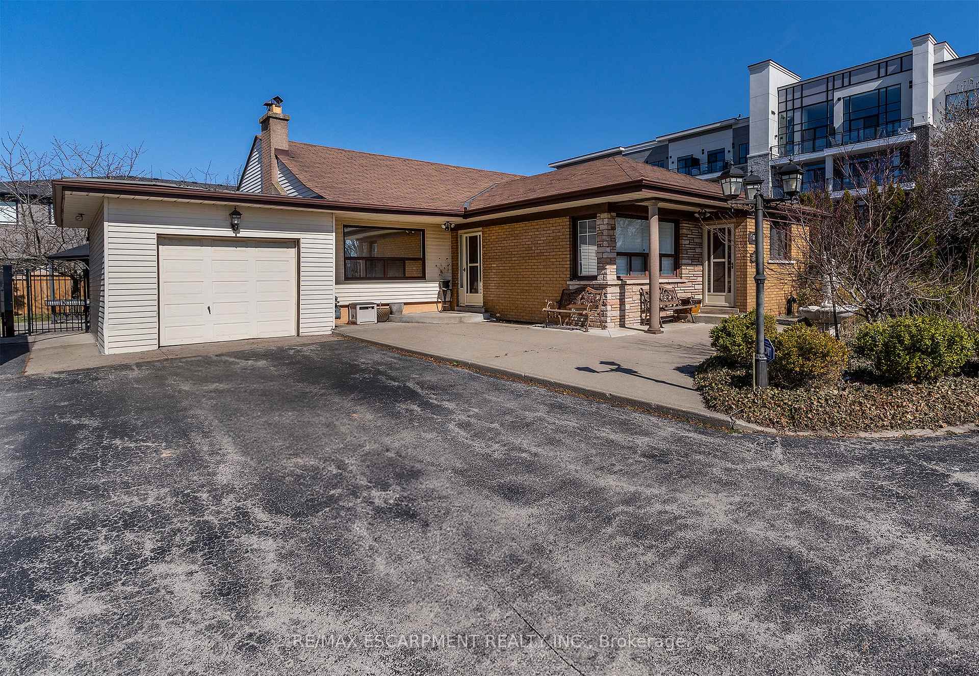 Photo 6 of 808 West 5TH Street, Hamilton, Gourley — HOMEH