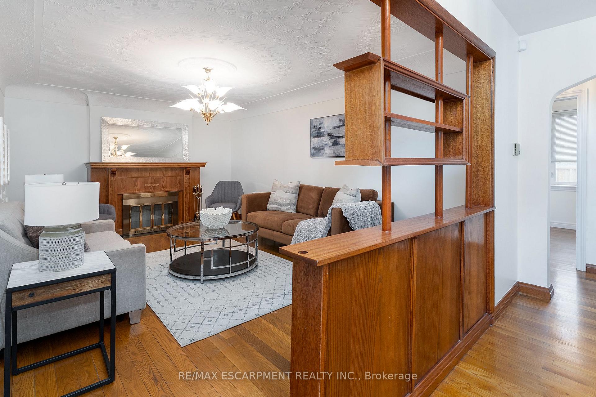 Photo 2 of 808 West 5TH Street, Hamilton, Gourley — HOMEH