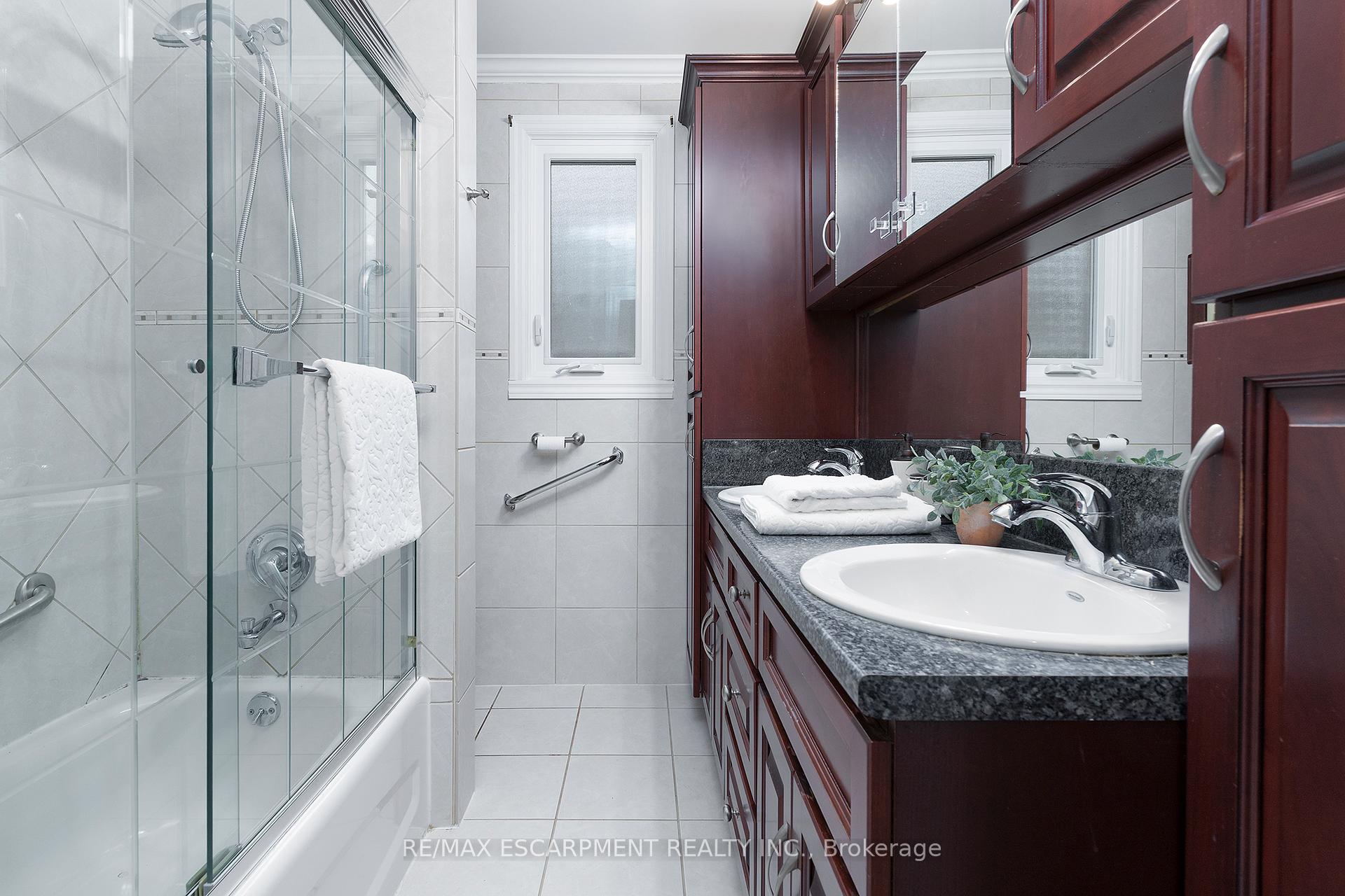 Photo 17 of 808 West 5TH Street, Hamilton, Gourley — HOMEH