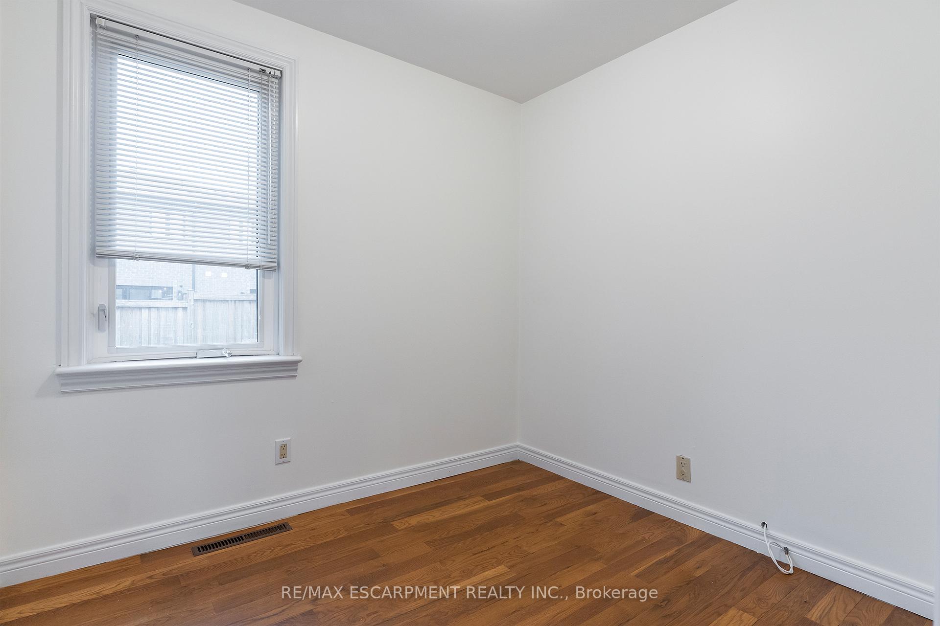 Photo 15 of 808 West 5TH Street, Hamilton, Gourley — HOMEH