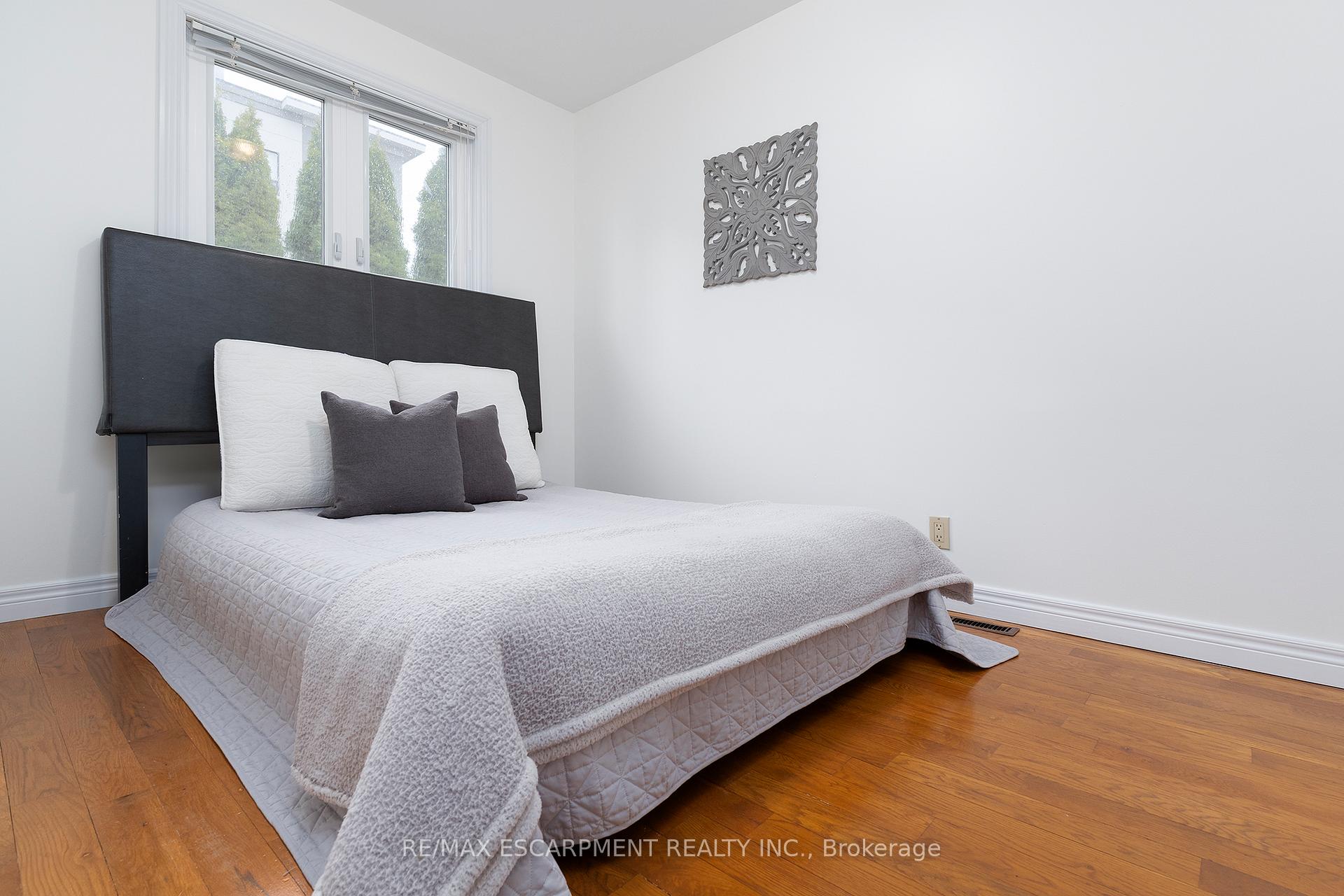 Photo 22 of 808 West 5TH Street, Hamilton, Gourley — HOMEH