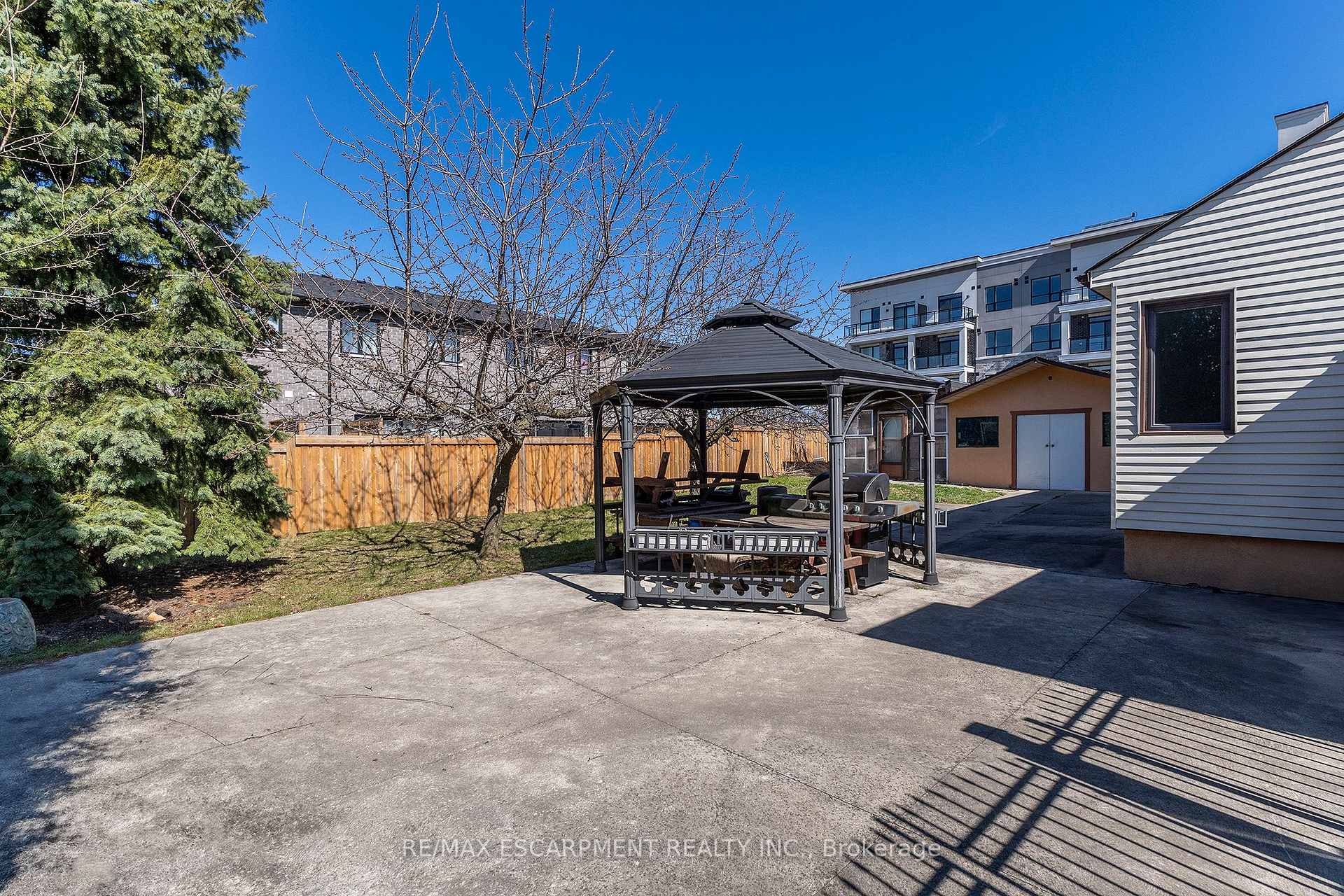 Photo 26 of 808 West 5TH Street, Hamilton, Gourley — HOMEH