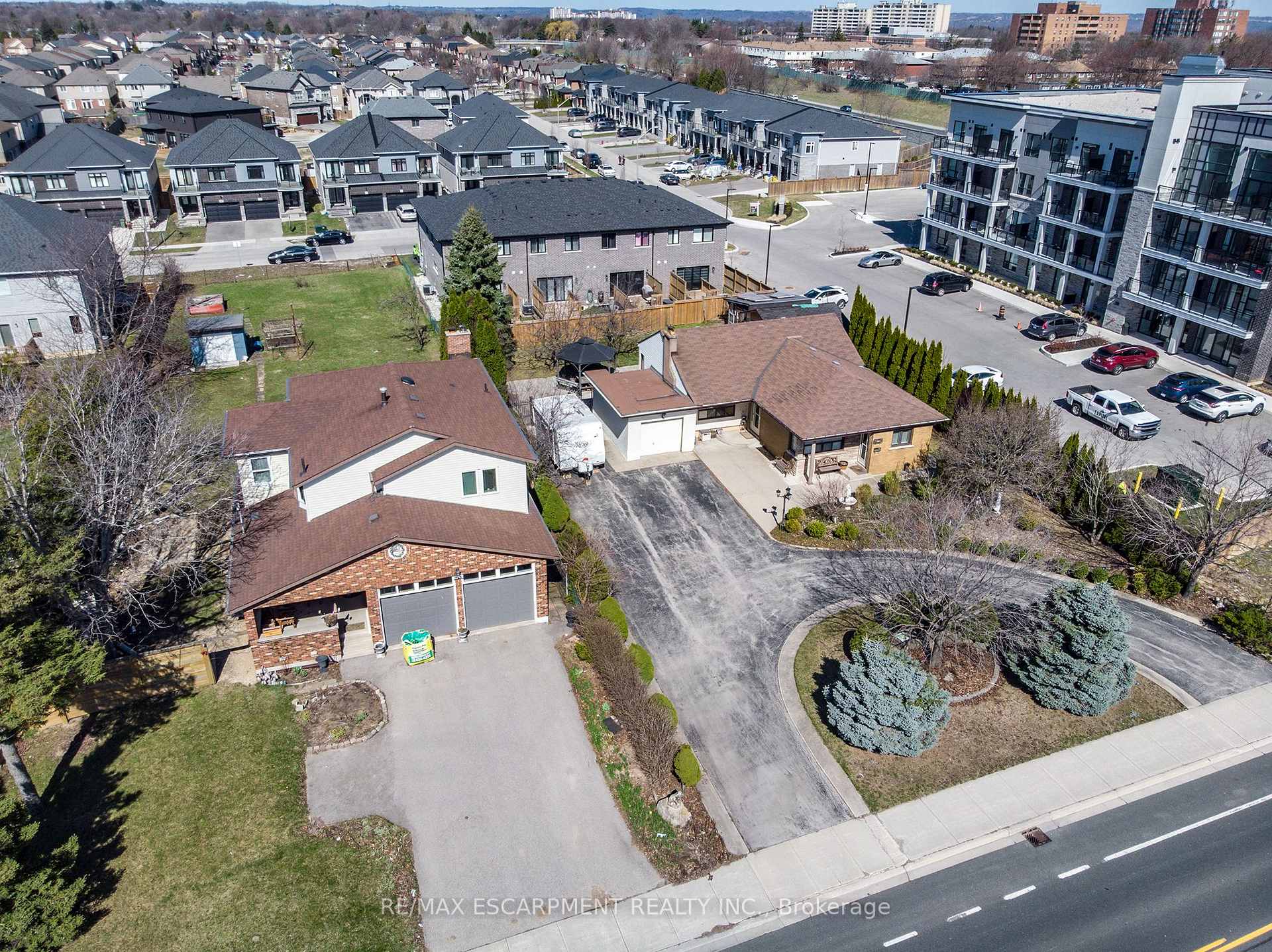 Photo 25 of 808 West 5TH Street, Hamilton, Gourley — HOMEH