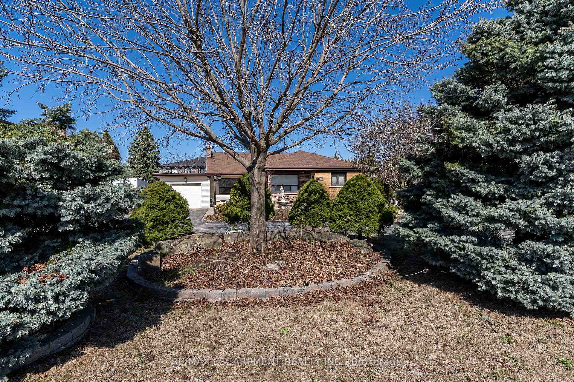 Photo 33 of 808 West 5TH Street, Hamilton, Gourley — HOMEH